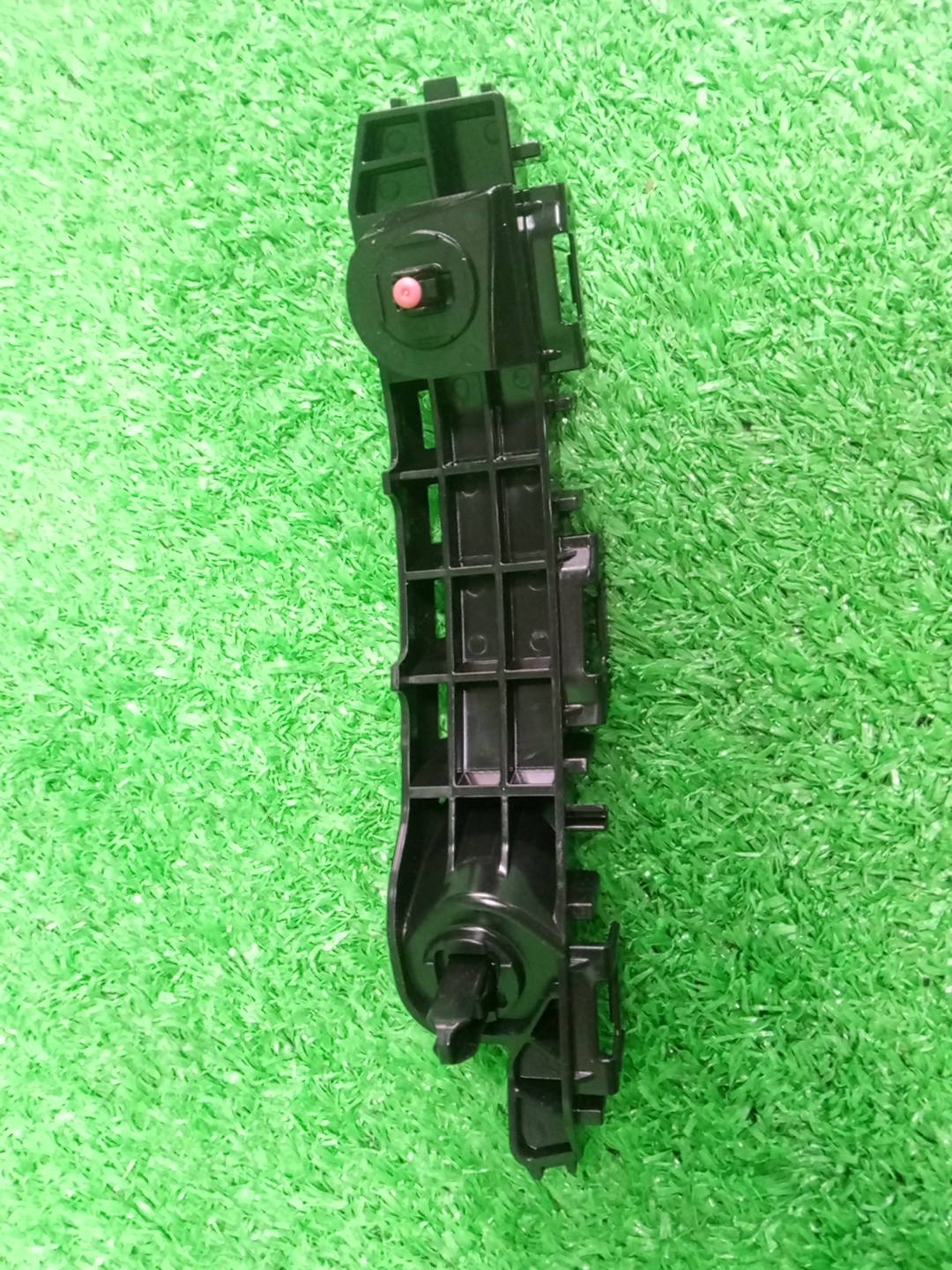 Крепление бампера левое переднее TOYOTA YARIS MXPH10, MXPH15, KSP210, MXPA10, MXPA15 52536-K0030 2 ракурс