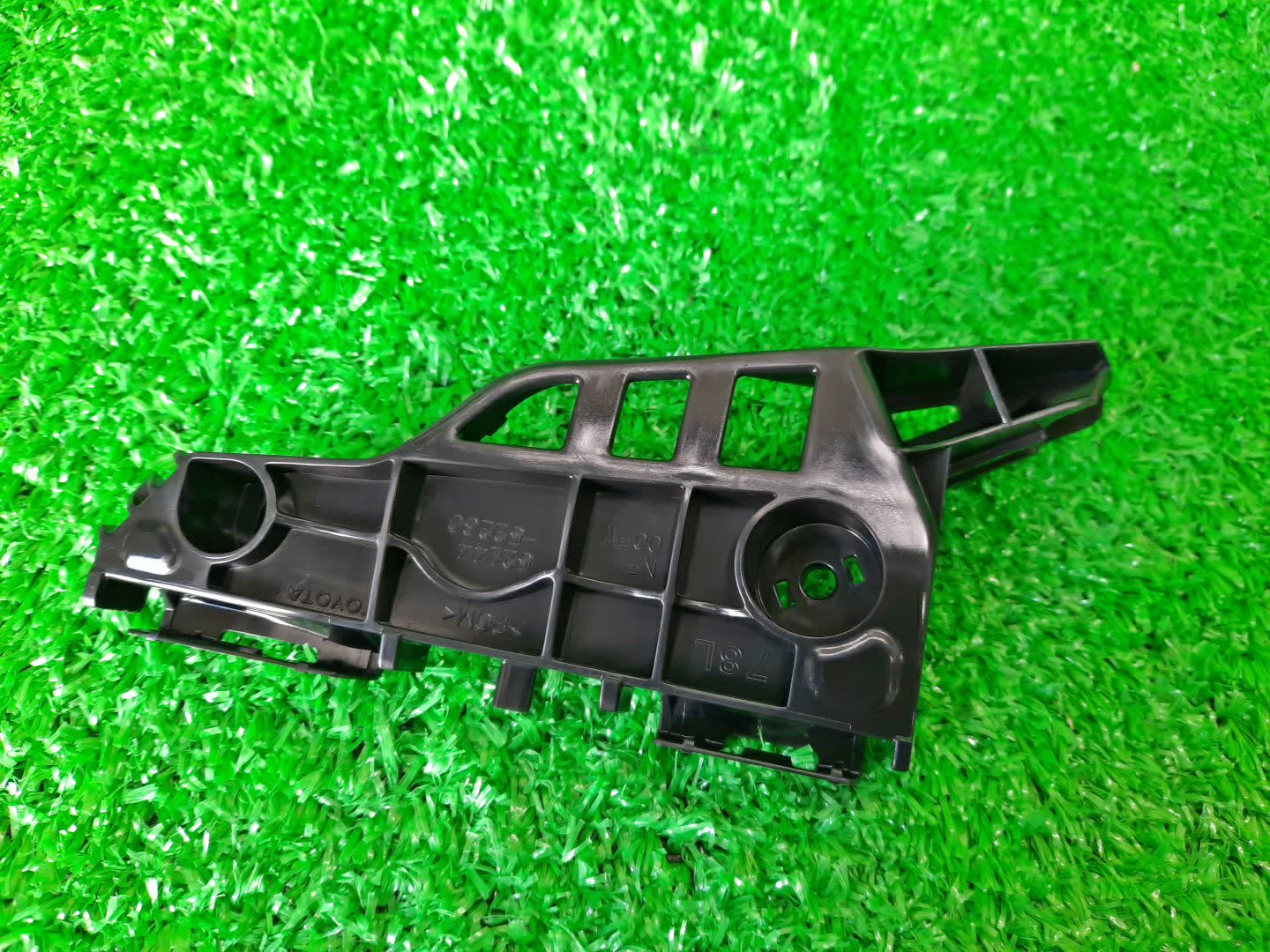 Крепление бампера левое переднее TOYOTA SIENTA NSP170G 52144-52230 1 ракурс