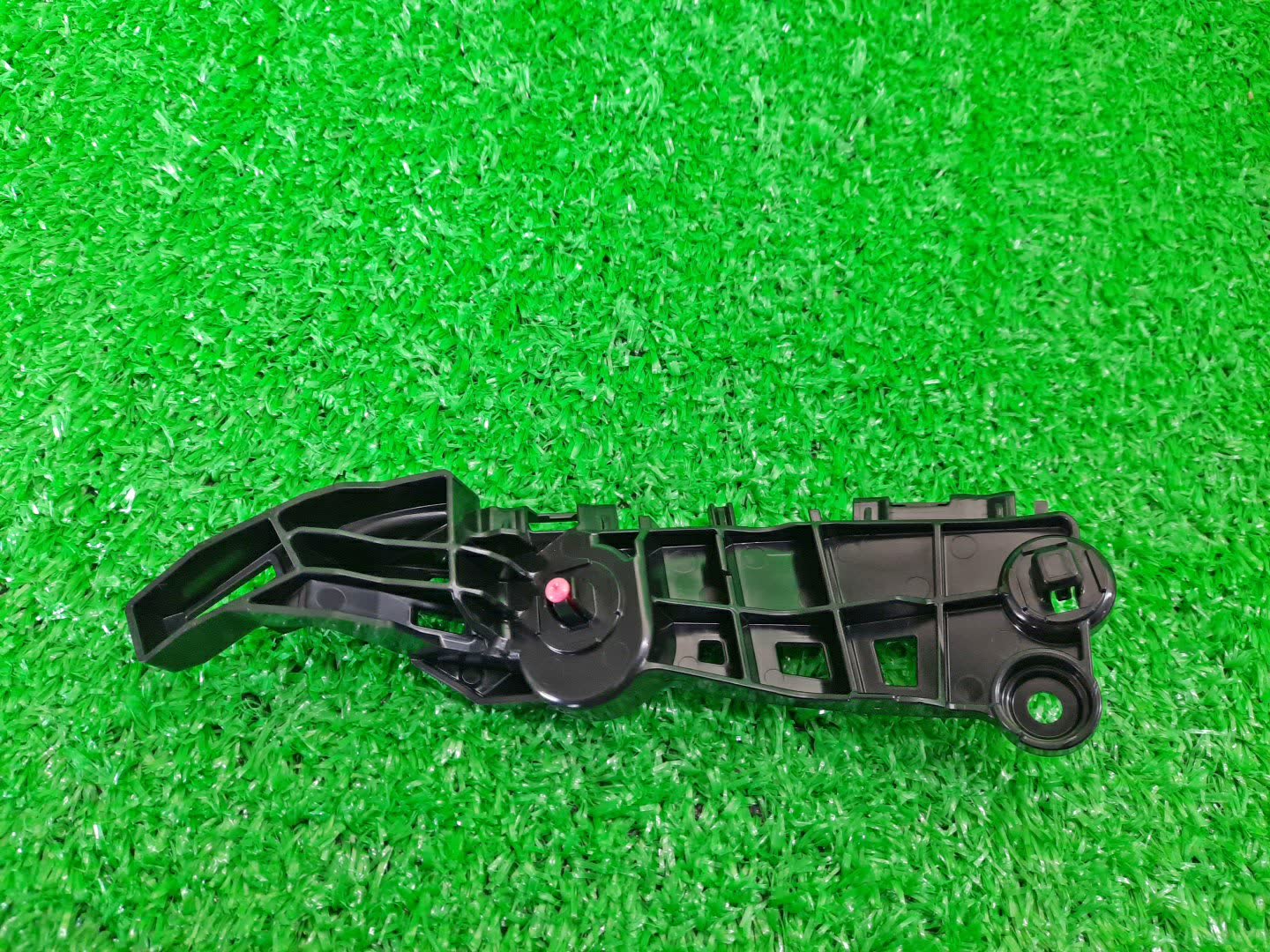 Крепление бампера правое переднее TOYOTA CROWN AZSH35 52535-30290 3 ракурс