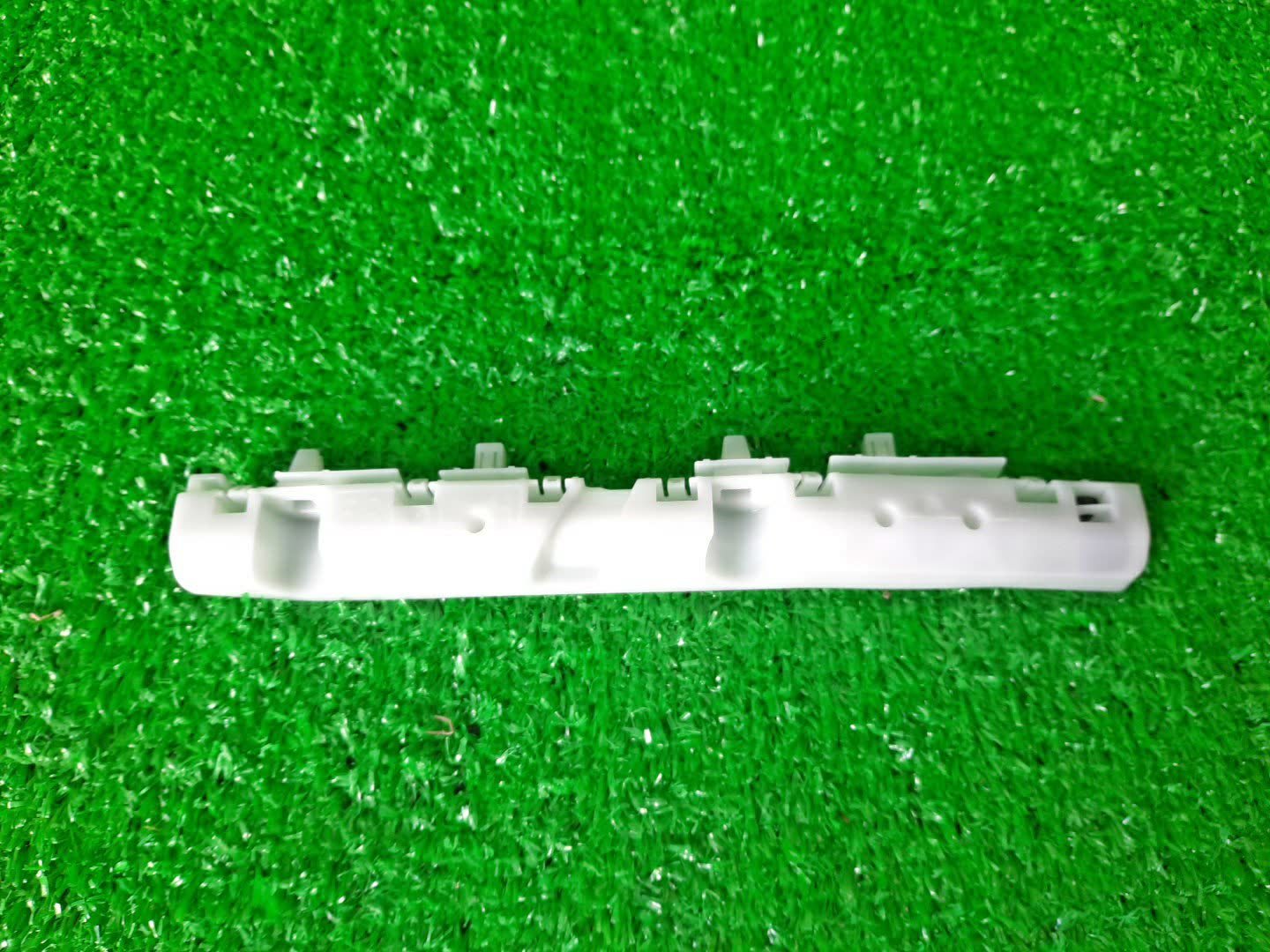 Крепление бампера левое переднее NISSAN DELICA D3, NV200 BM20, M20 62225-JX00A 1 ракурс