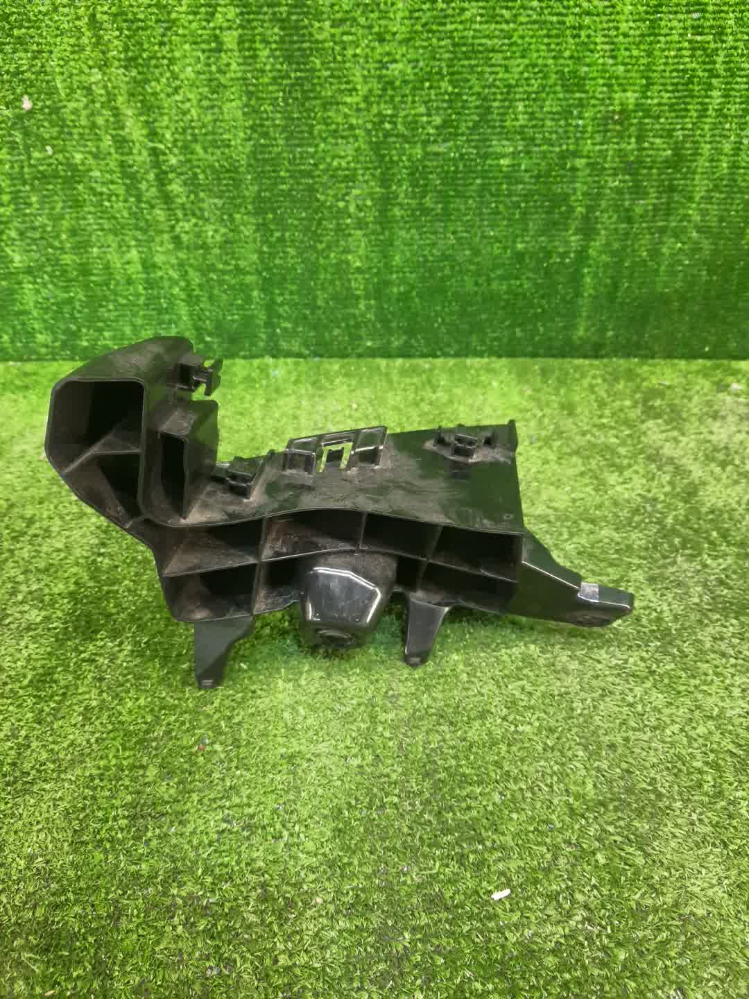Крепление бампера правое заднее LEXUS UX300E, UX200, UX250H KMA10, MZAA10, MZAH10 2 ракурс