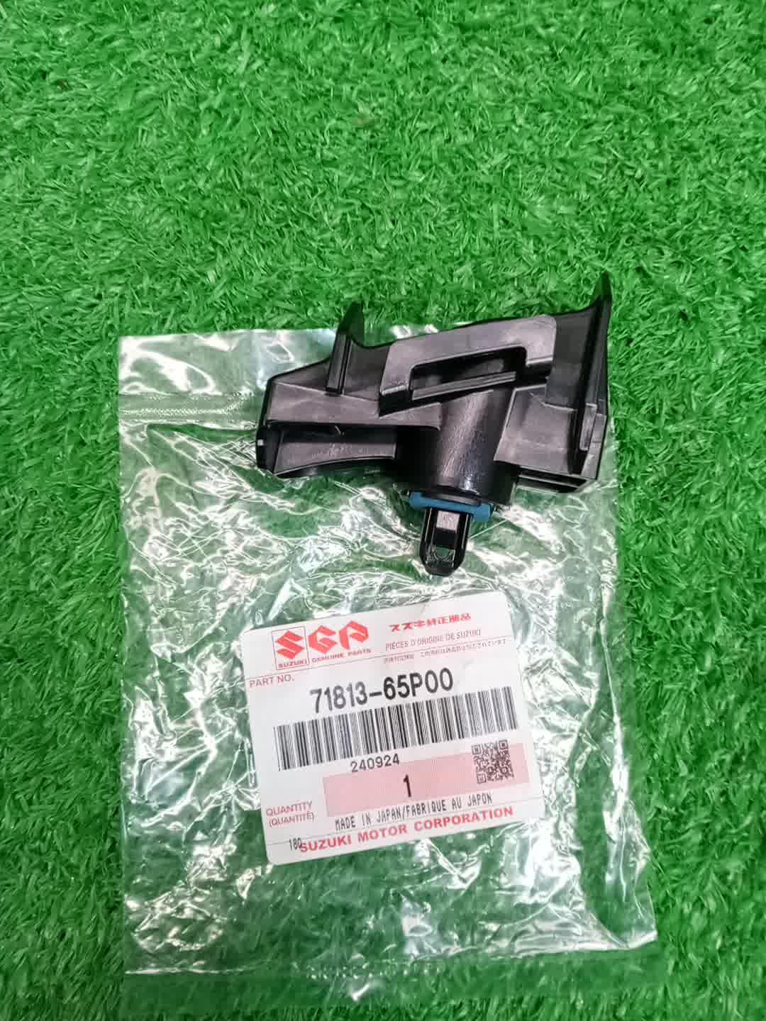 Крепление бампера правое заднее SUZUKI HUSTLER MR31S 71813-65P00 1 ракурс