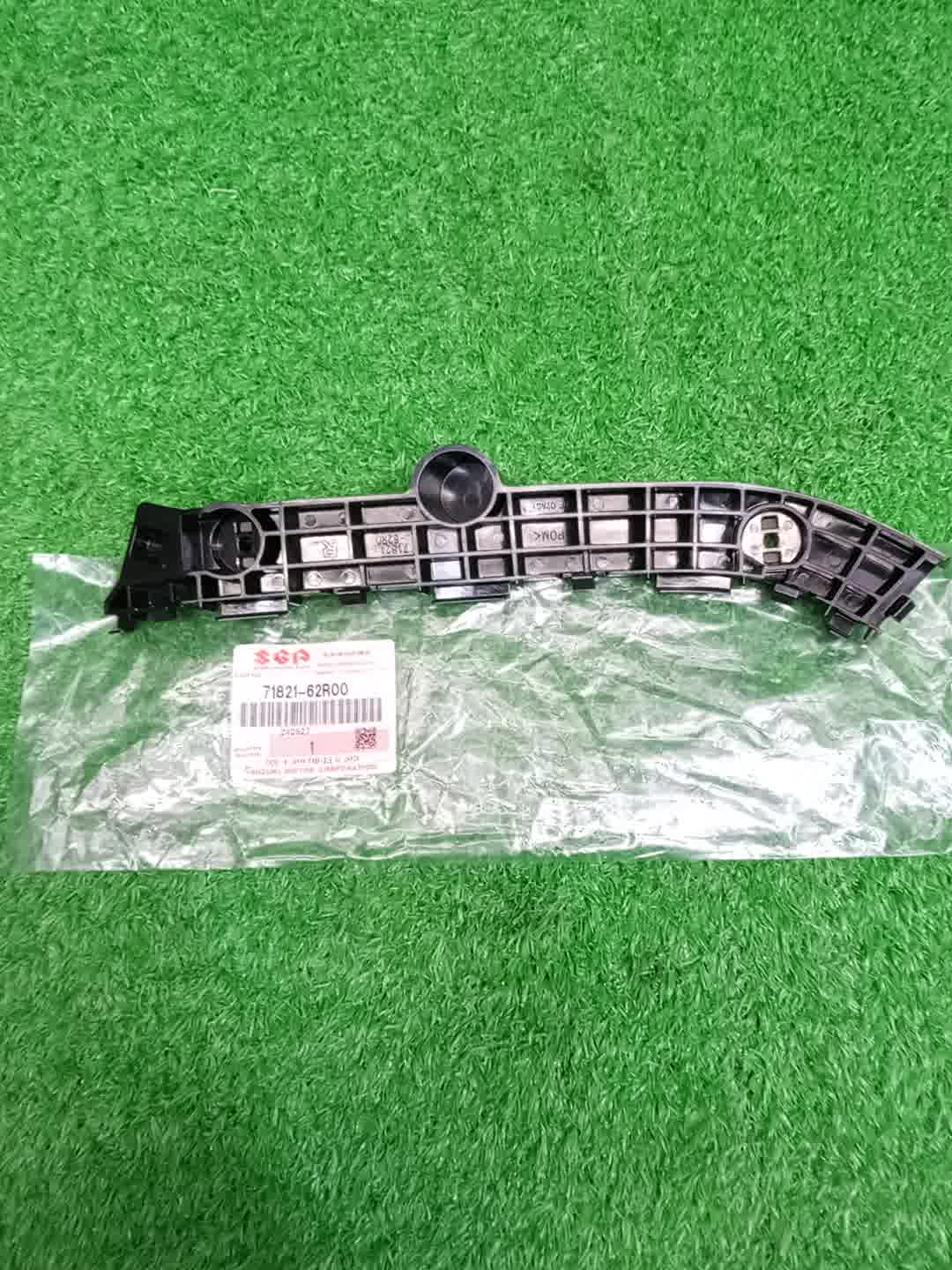 Крепление бампера правое заднее SUZUKI IGNIS FF21S 71821-62R00 2 ракурс