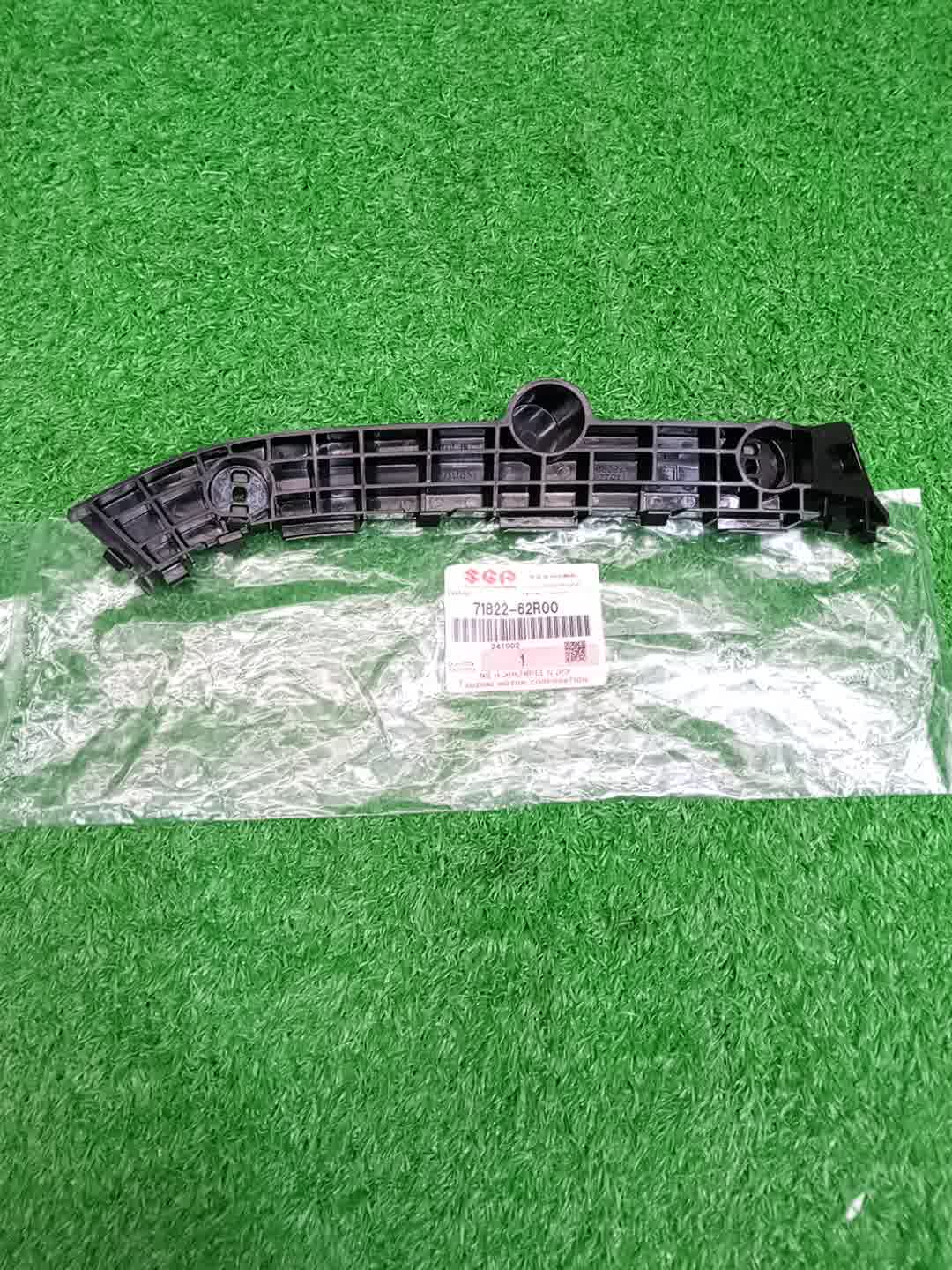 Крепление бампера левое заднее SUZUKI IGNIS FF21S 71822-62R00 1 ракурс