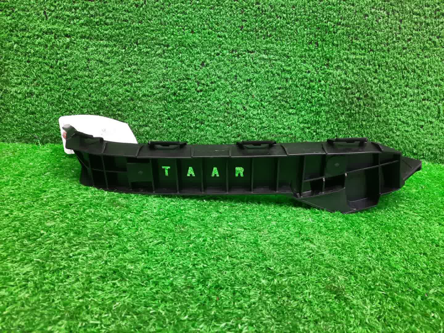 Крепление бампера правое переднее HONDA STEPWGN RP4 71140-TAA-N11 1 ракурс
