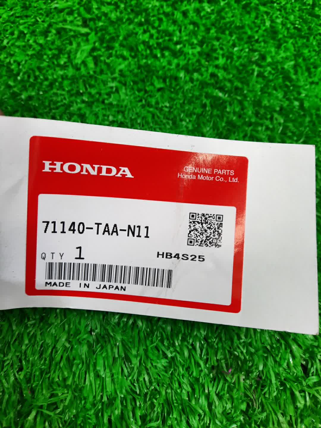 Крепление бампера правое переднее HONDA STEPWGN RP4 71140-TAA-N11 3 ракурс