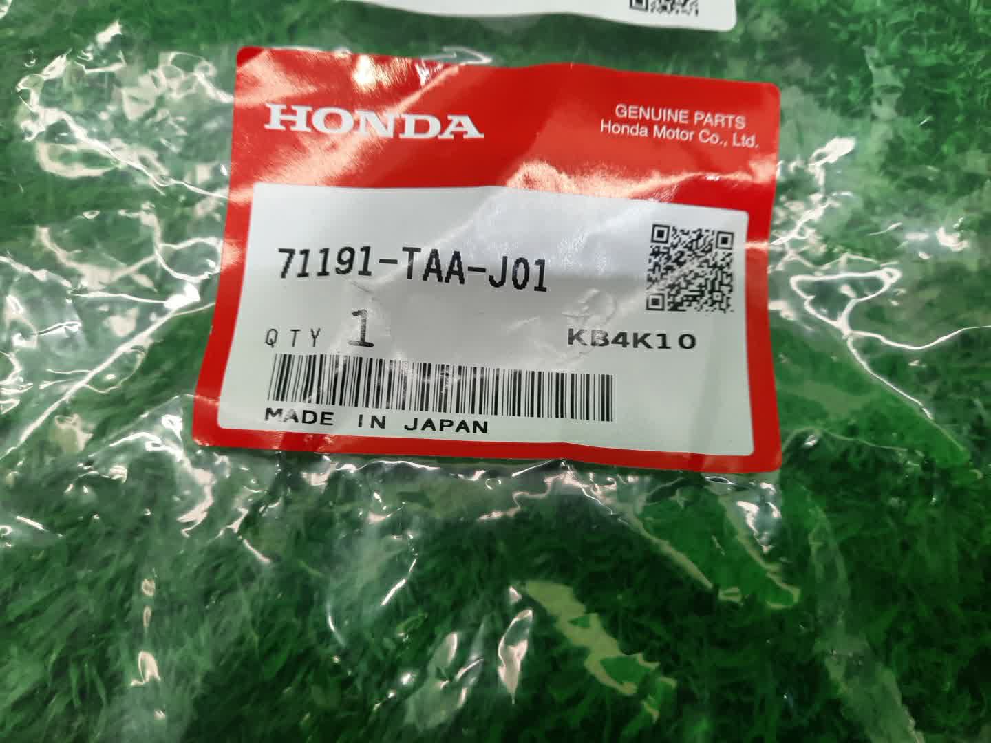 Крепление бампера правое переднее HONDA STEPWGN RP4 71191-TAA-J01 3 ракурс