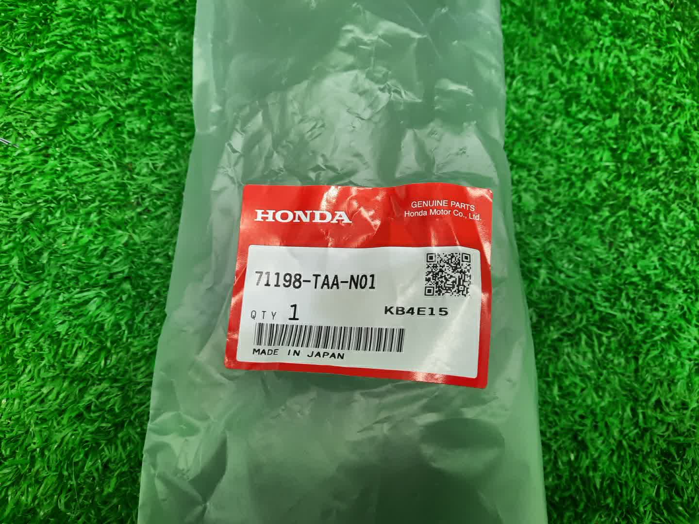 Крепление бампера левое переднее HONDA STEPWGN RP4 71198-TAA-N01 3 ракурс