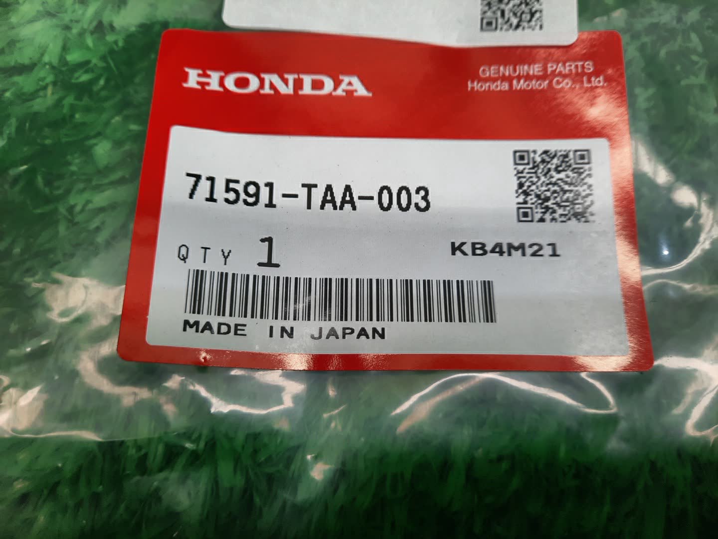 Крепление бампера правое заднее HONDA STEPWGN RP4 71591-TAA-003 2 ракурс