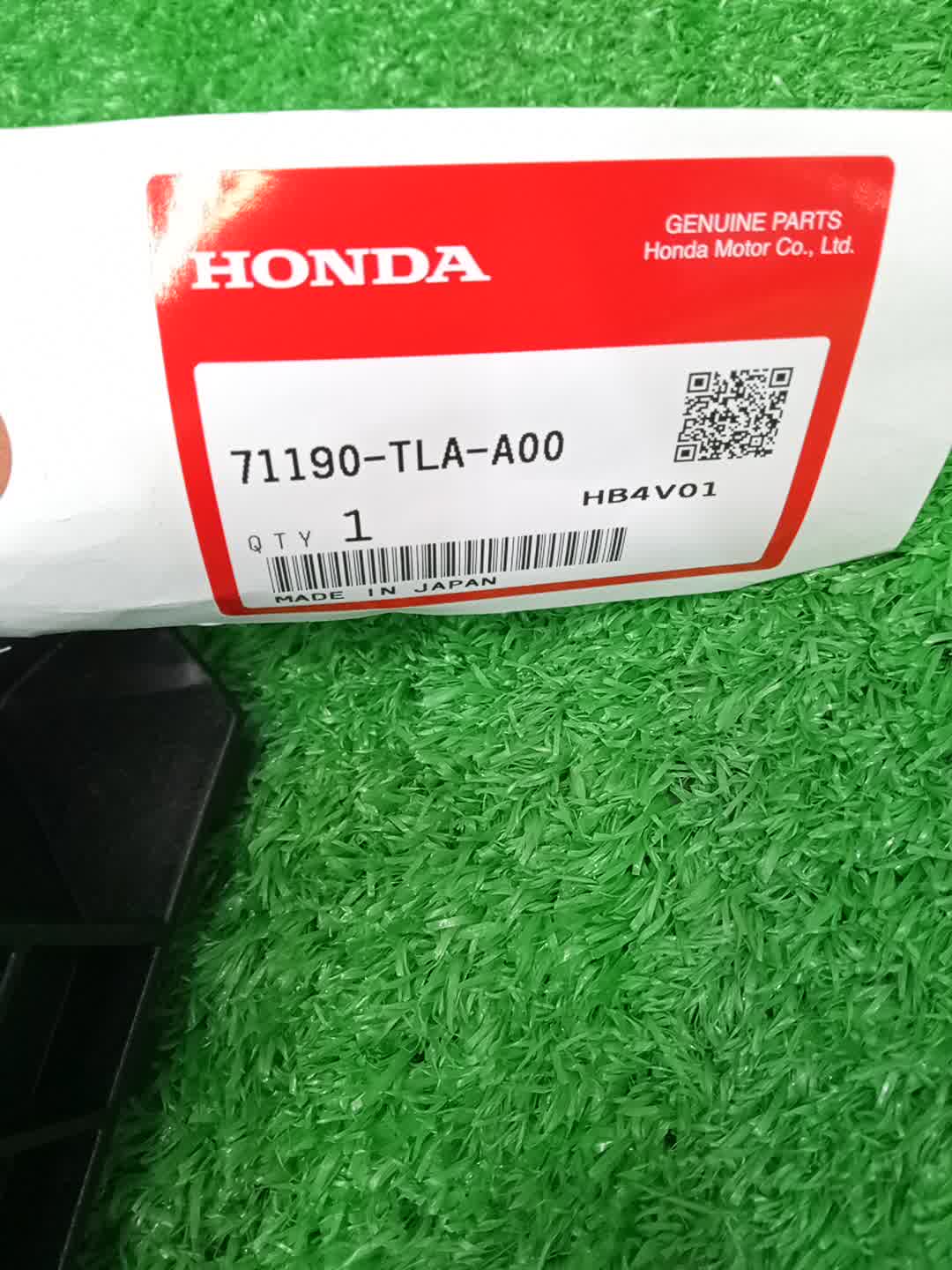 Крепление бампера левое переднее HONDA CR-V RT6 71190-TLA-A00 3 ракурс