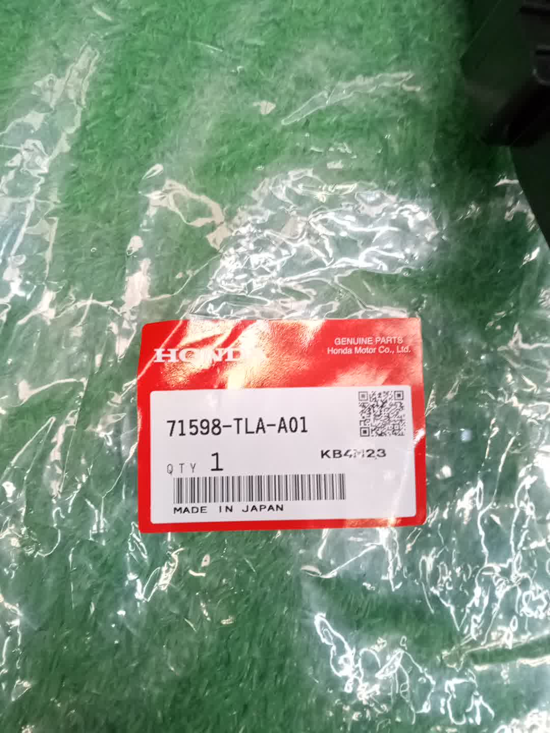 Крепление бампера левое заднее HONDA CR-V RT6 71598-TLA-A01 3 ракурс