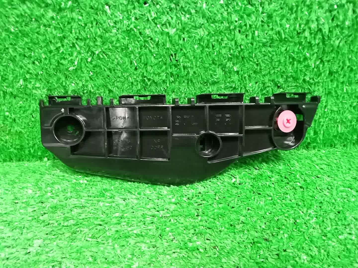 Крепление бампера левое переднее TOYOTA COROLLA FIELDER NZE164G 52116-12460 1 ракурс
