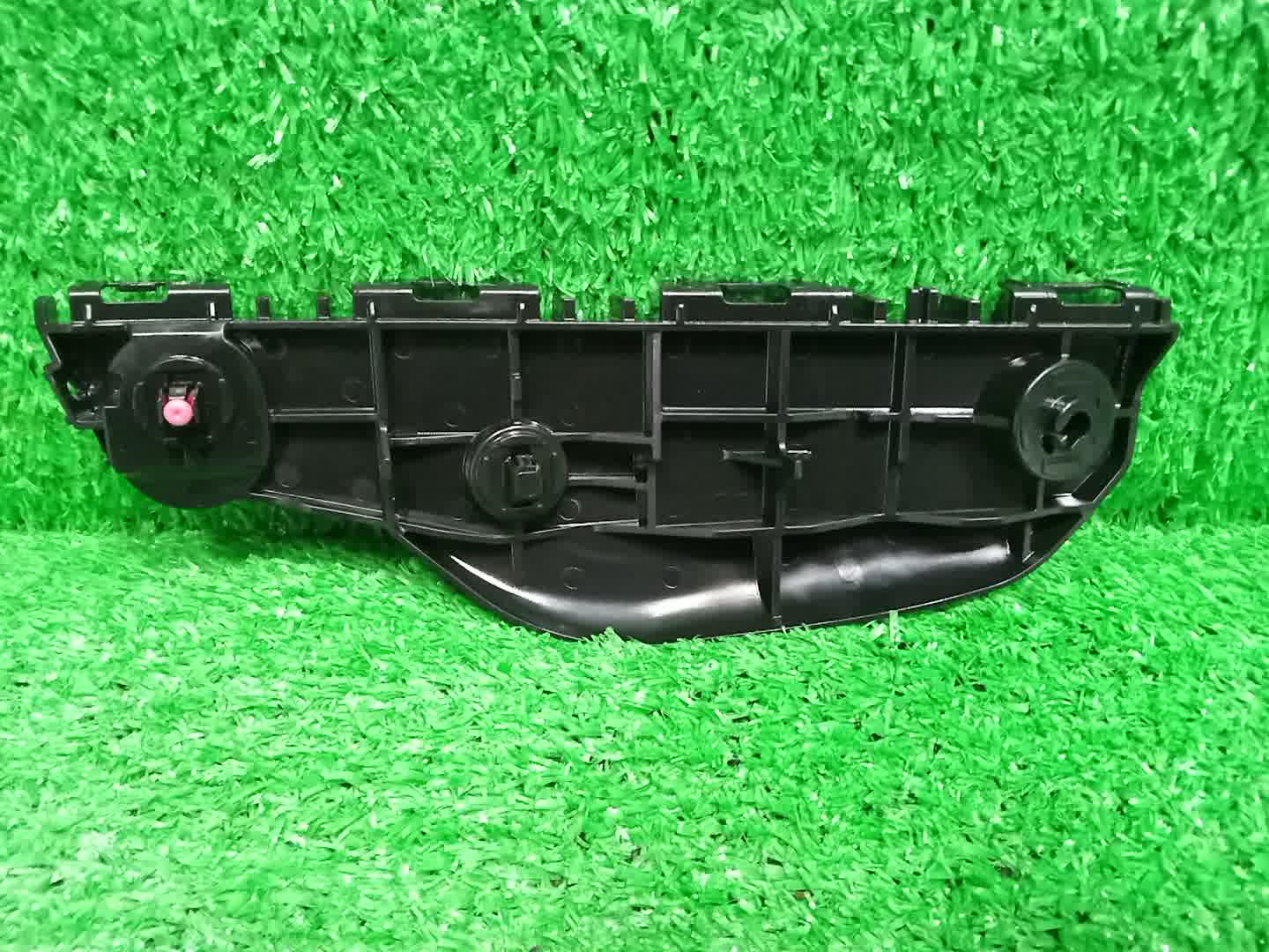 Крепление бампера левое переднее TOYOTA COROLLA FIELDER NZE164G 52116-12460 2 ракурс