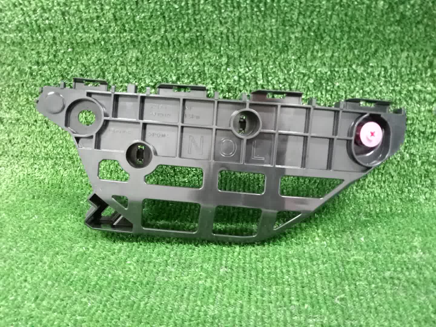 Крепление бампера левое переднее TOYOTA NOAH MZRA90W 52116-V1010 1 ракурс