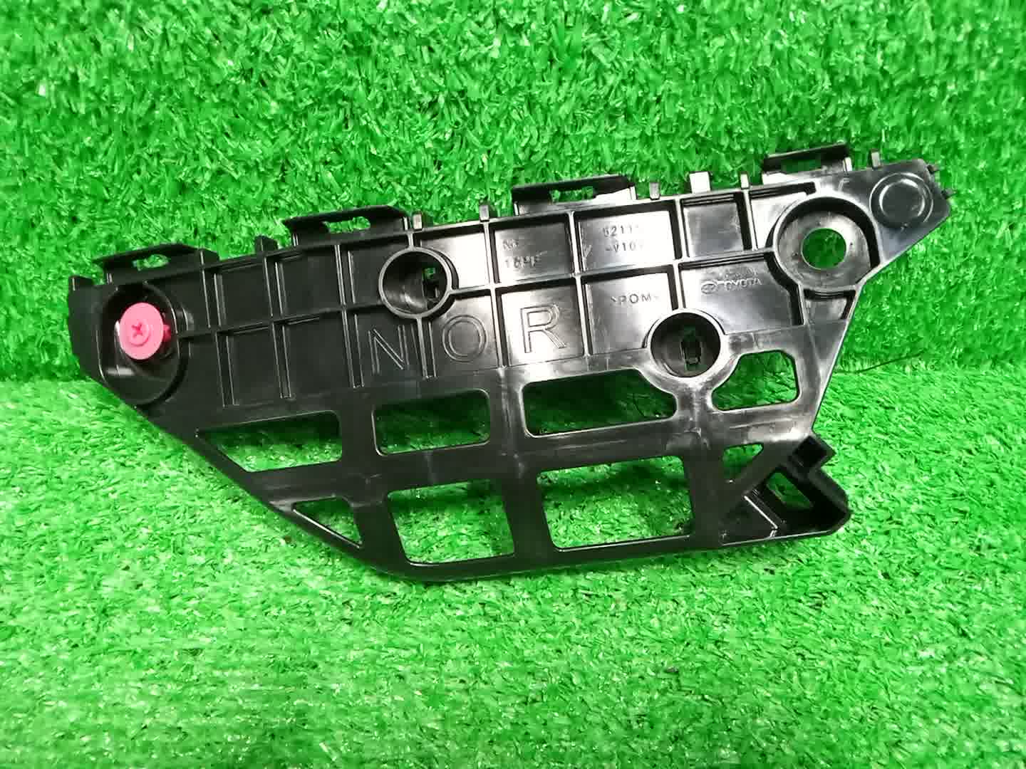 Крепление бампера правое переднее TOYOTA NOAH MZRA90W 52115-V1010 1 ракурс