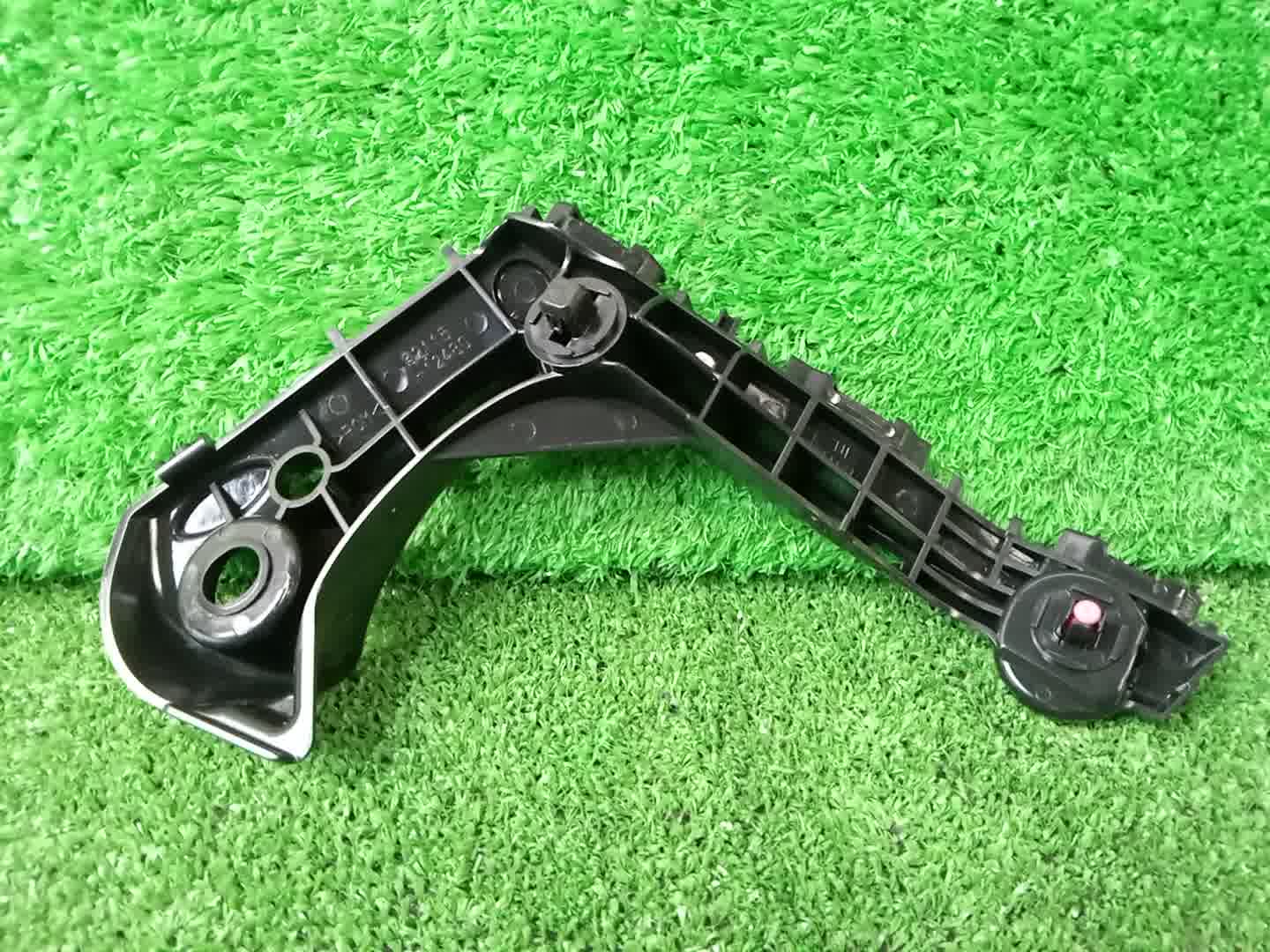Крепление бампера правое переднее TOYOTA COROLLA ZRE212 52115-12480 4 ракурс Крепление бампера правое переднее TOYOTA COROLLA ZRE212 52115-12480 4 ракурс