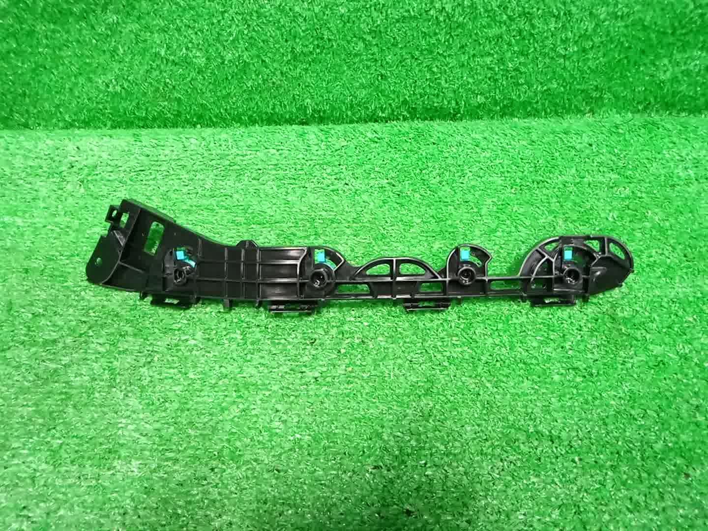 Крепление бампера правое заднее LEXUS NX450H+ AAZH26 52155-78020 1 ракурс