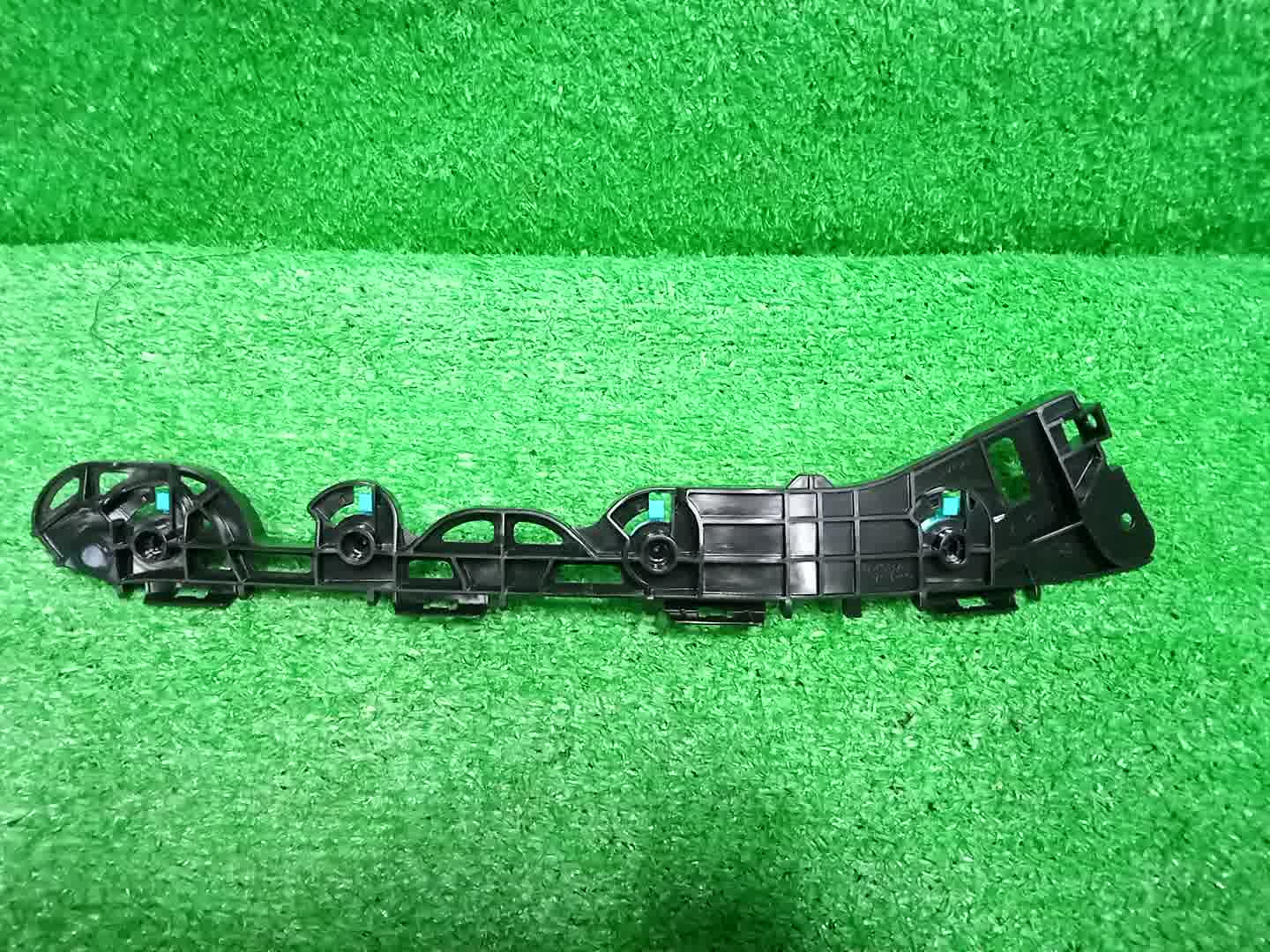 Крепление бампера левое заднее LEXUS NX450H+ AAZH26 52156-78020 1 ракурс