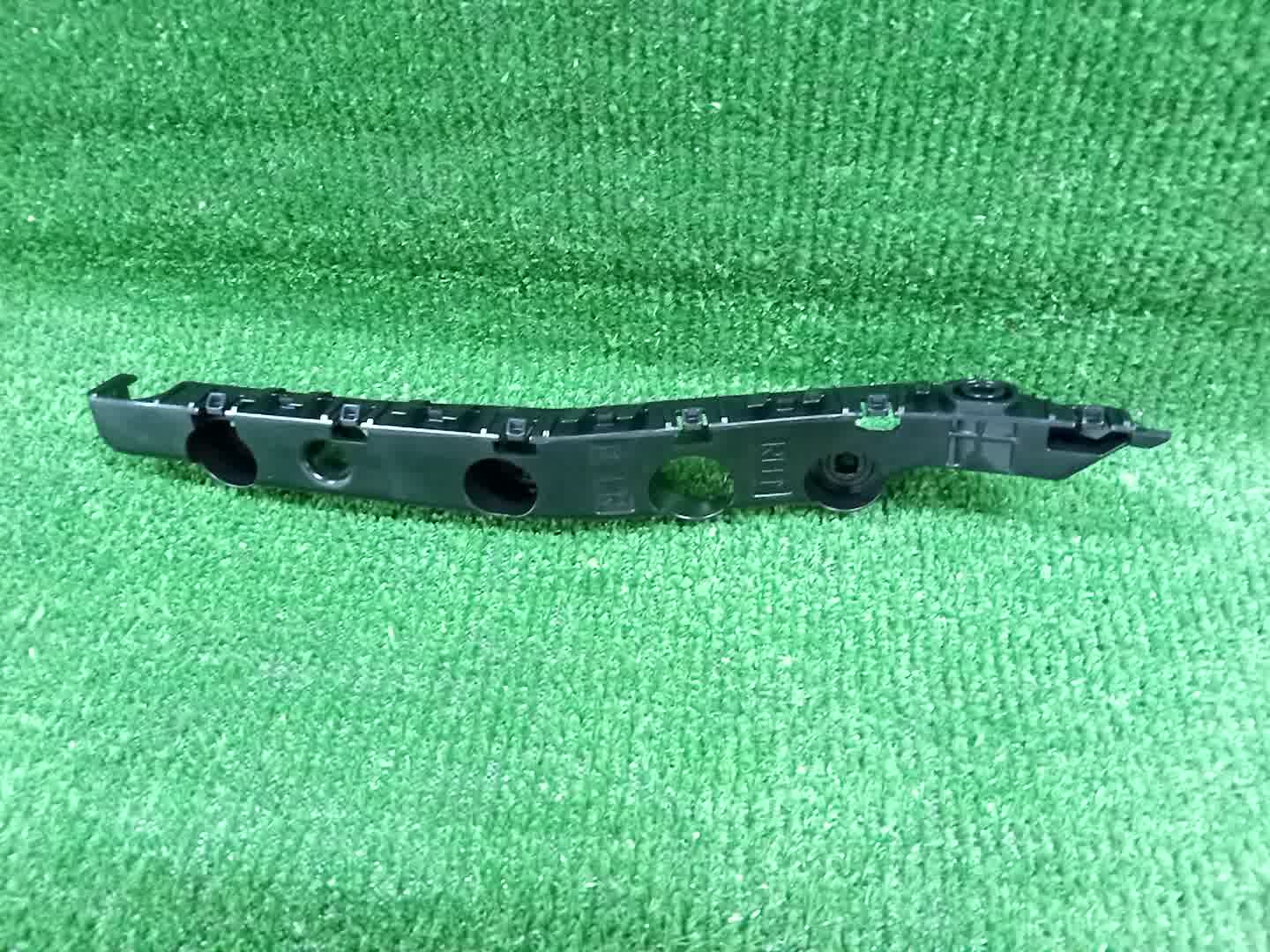 Крепление бампера правое переднее NISSAN ROOX B48A 62222-7NA0B 1 ракурс
