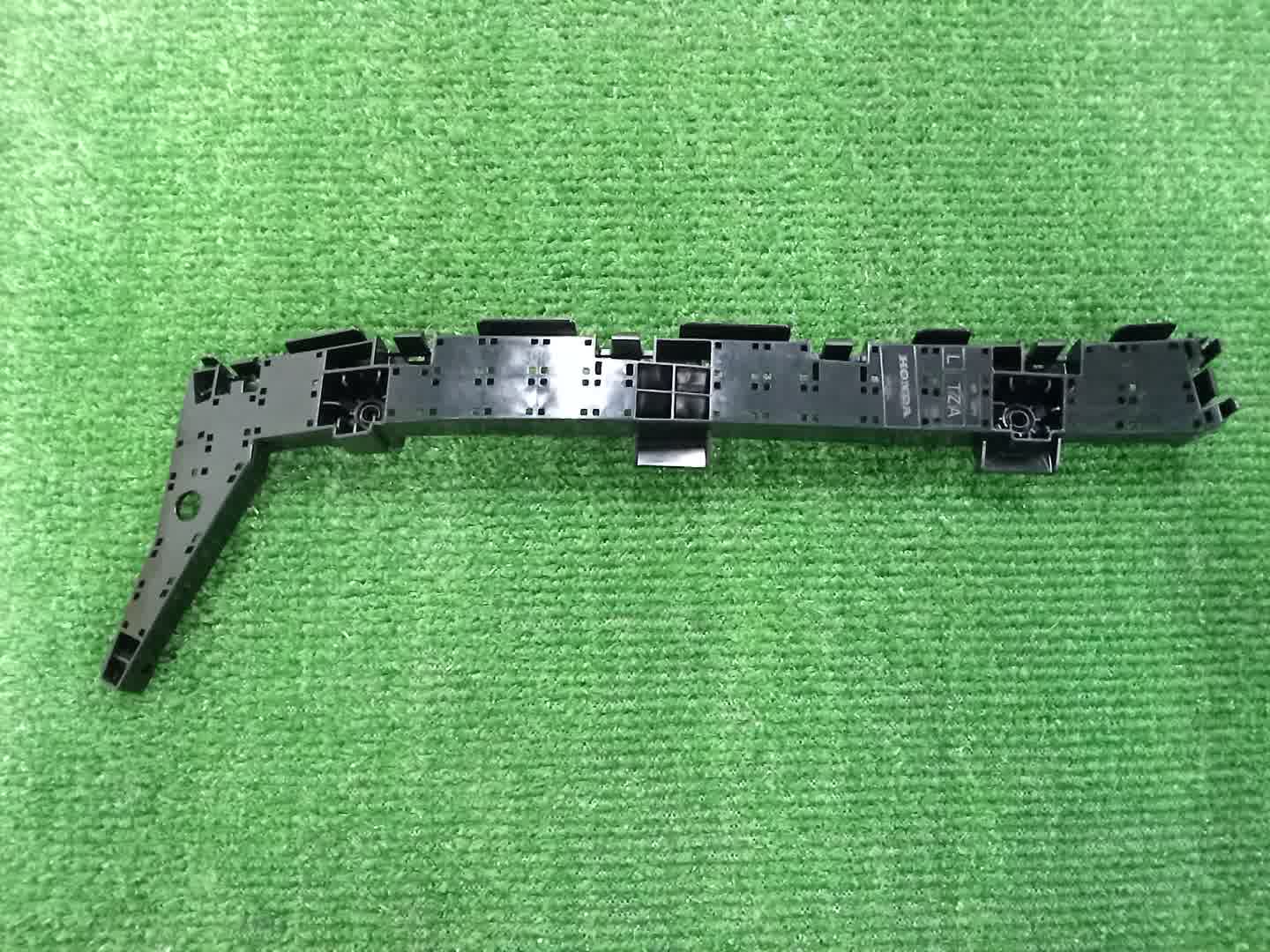Крепление бампера левое заднее HONDA FIT GR5 71680-TZA-003 1 ракурс