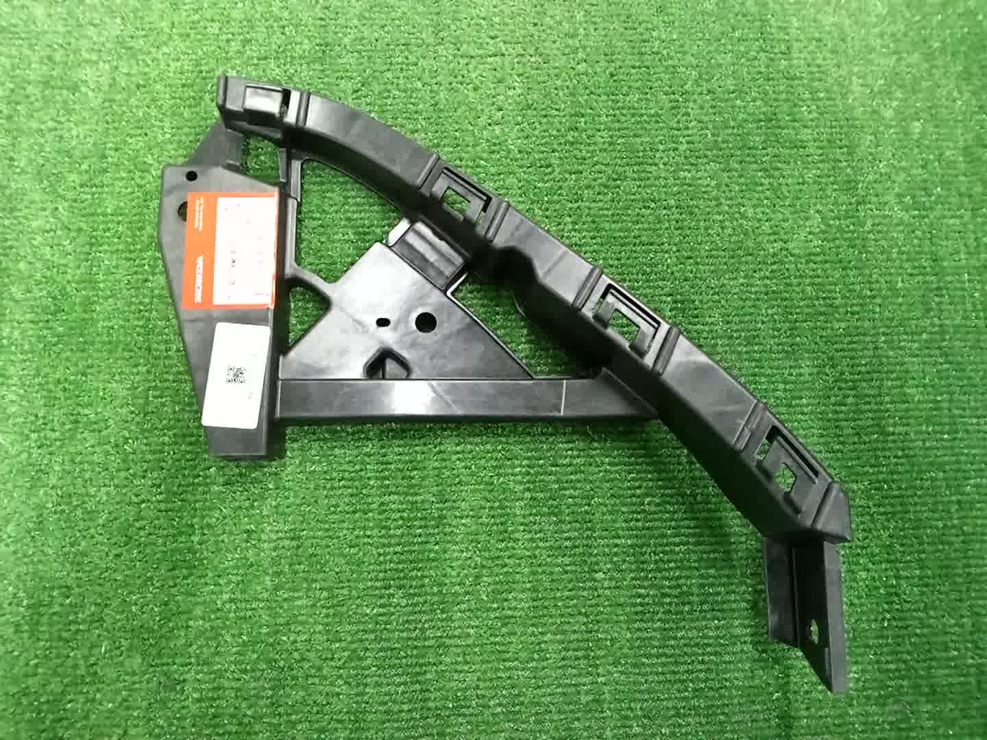 Крепление бампера правое переднее HONDA INSIGHT ZE4 71140-TXM-A00 1 ракурс
