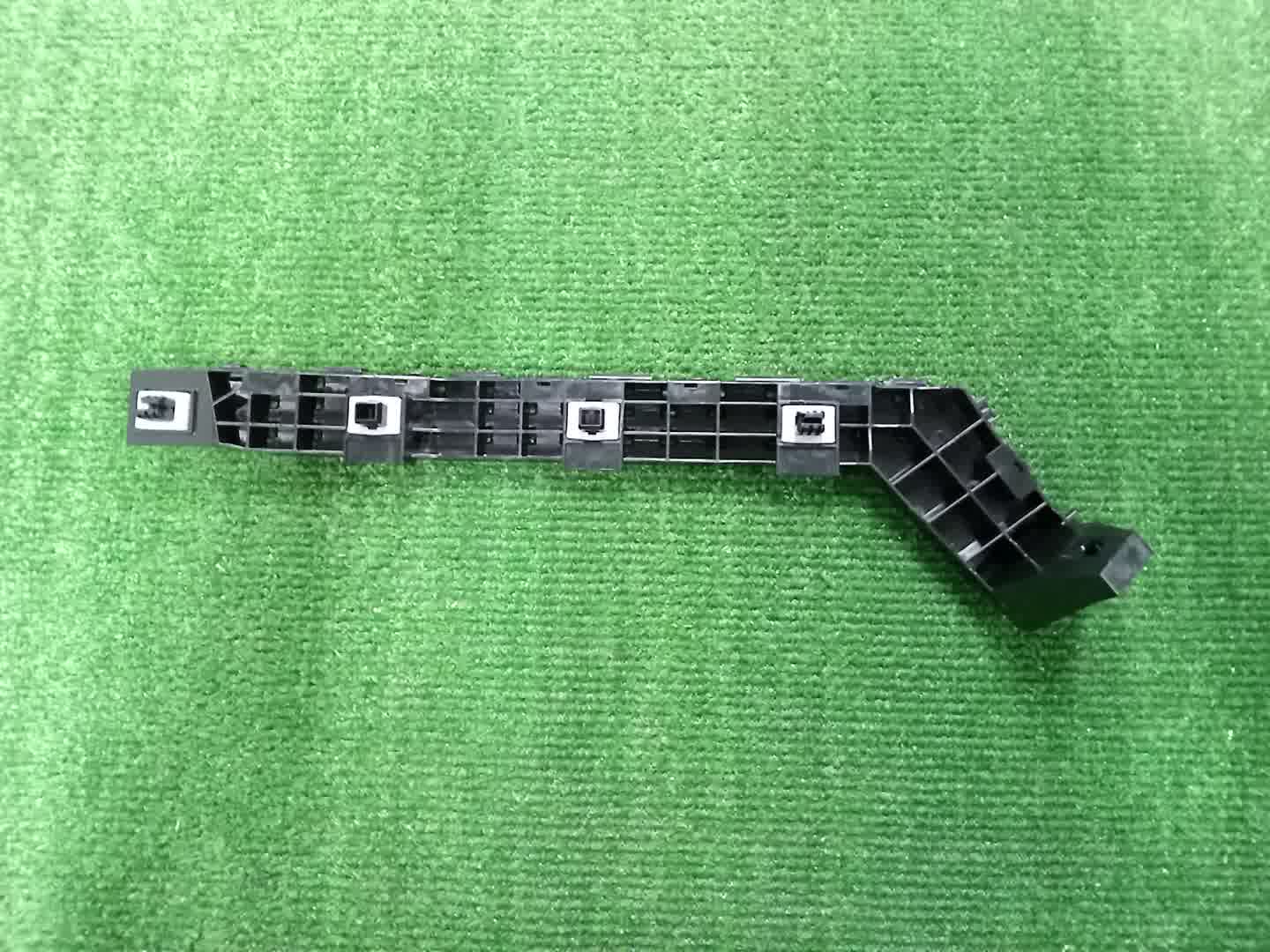 Крепление бампера правое заднее HONDA VEZEL RV6 71630-3M0-003 2 ракурс