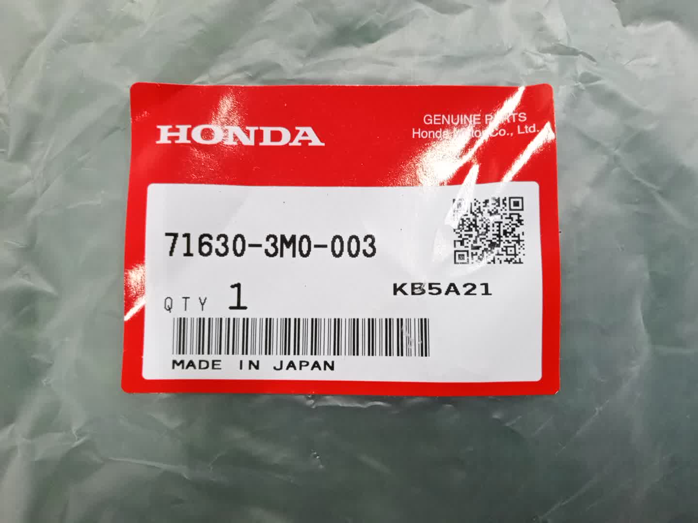Крепление бампера правое заднее HONDA VEZEL RV6 71630-3M0-003 3 ракурс