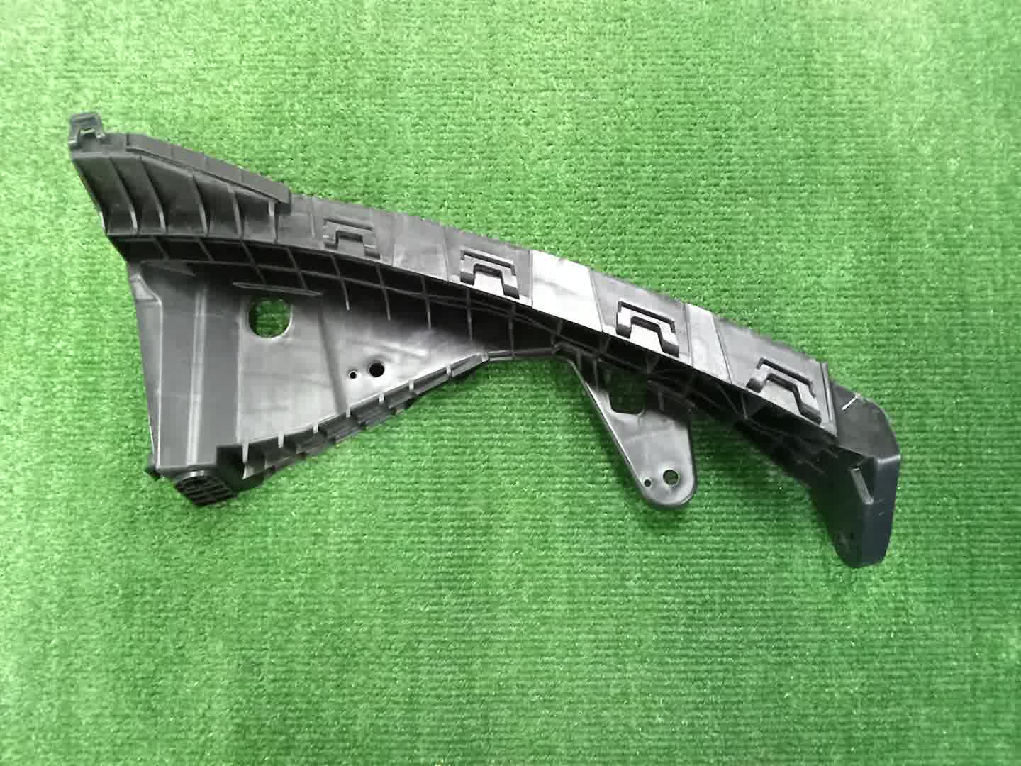 Крепление бампера правое переднее HONDA VEZEL RV6 71240-3M0-000 1 ракурс