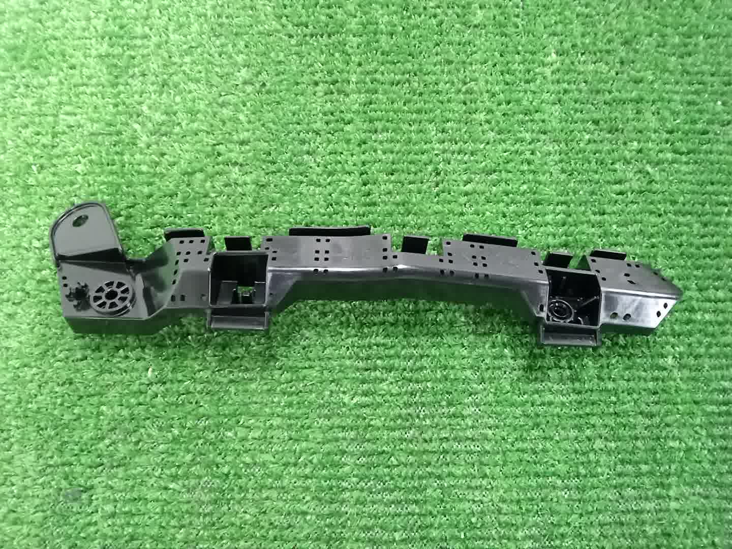 Крепление бампера правое переднее HONDA VEZEL RV6 71230-3M0-003 1 ракурс
