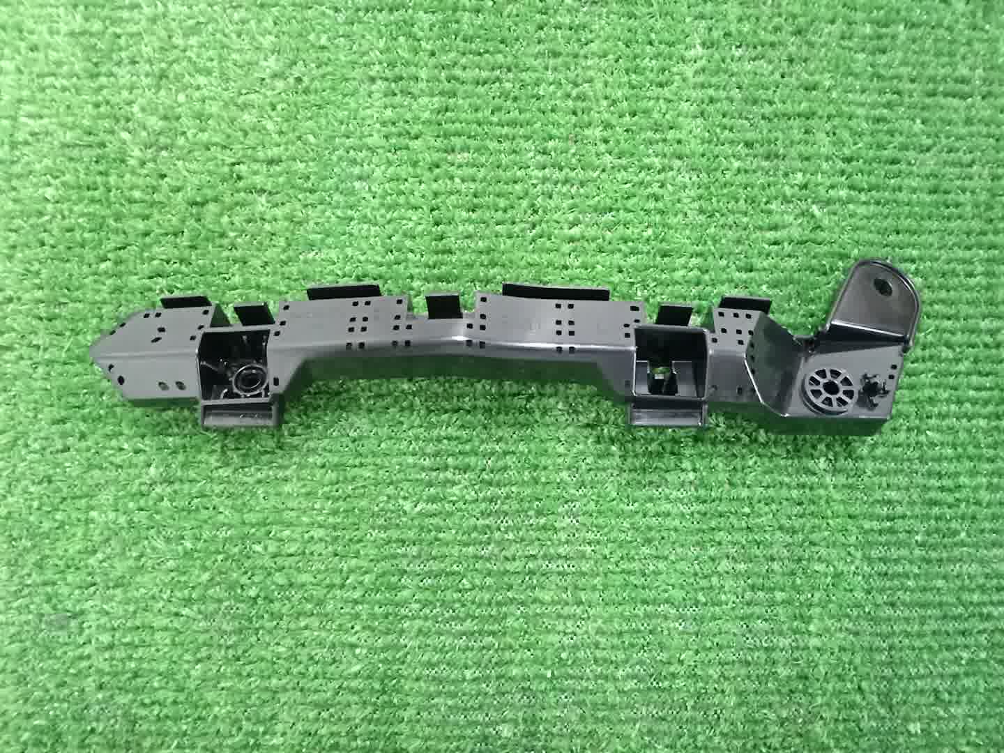 Крепление бампера левое переднее HONDA VEZEL RV6 71280-3M0-003 1 ракурс