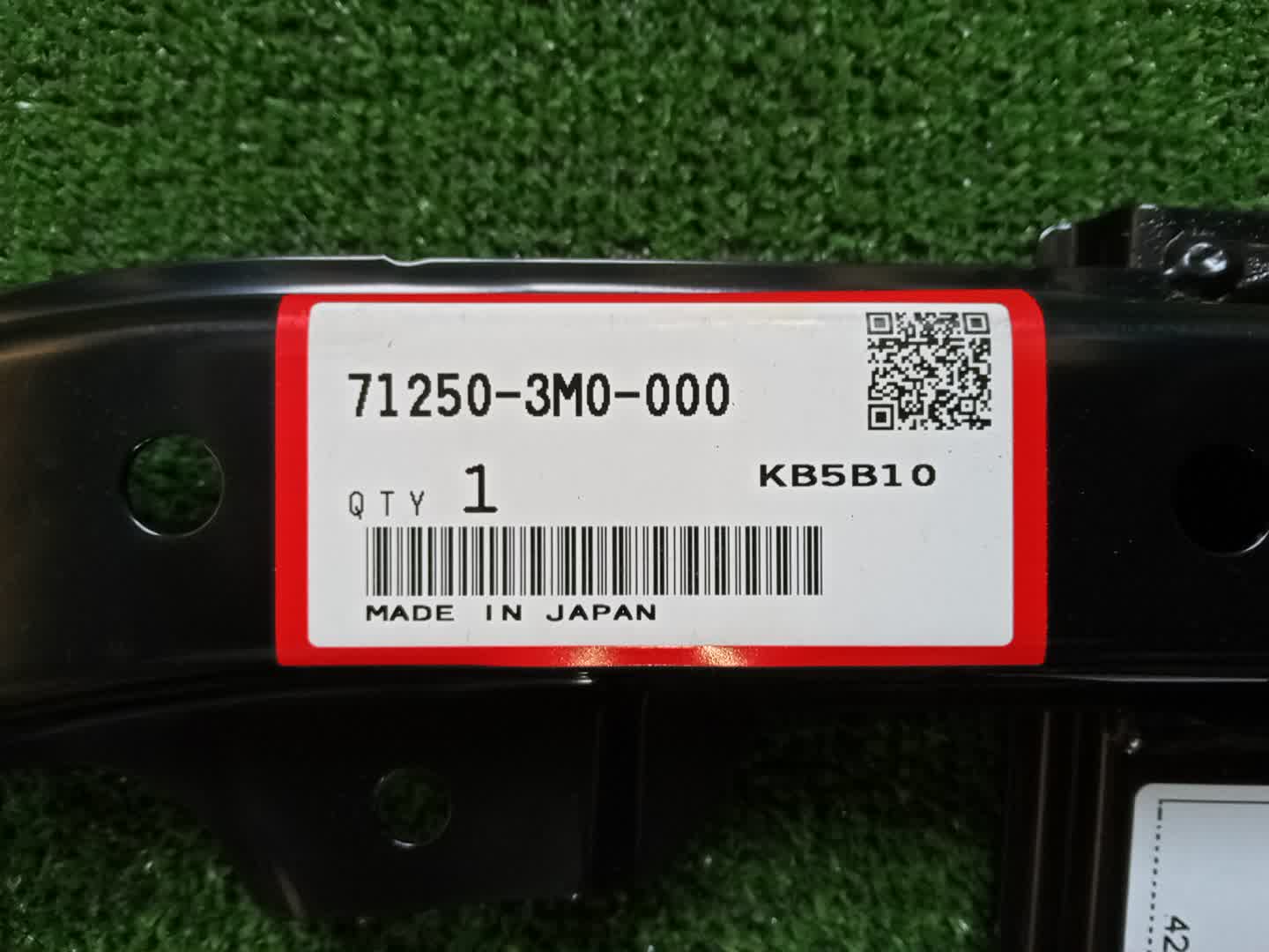 Крепление бампера переднее HONDA VEZEL RV6 71250-3M0-000 3 ракурс
