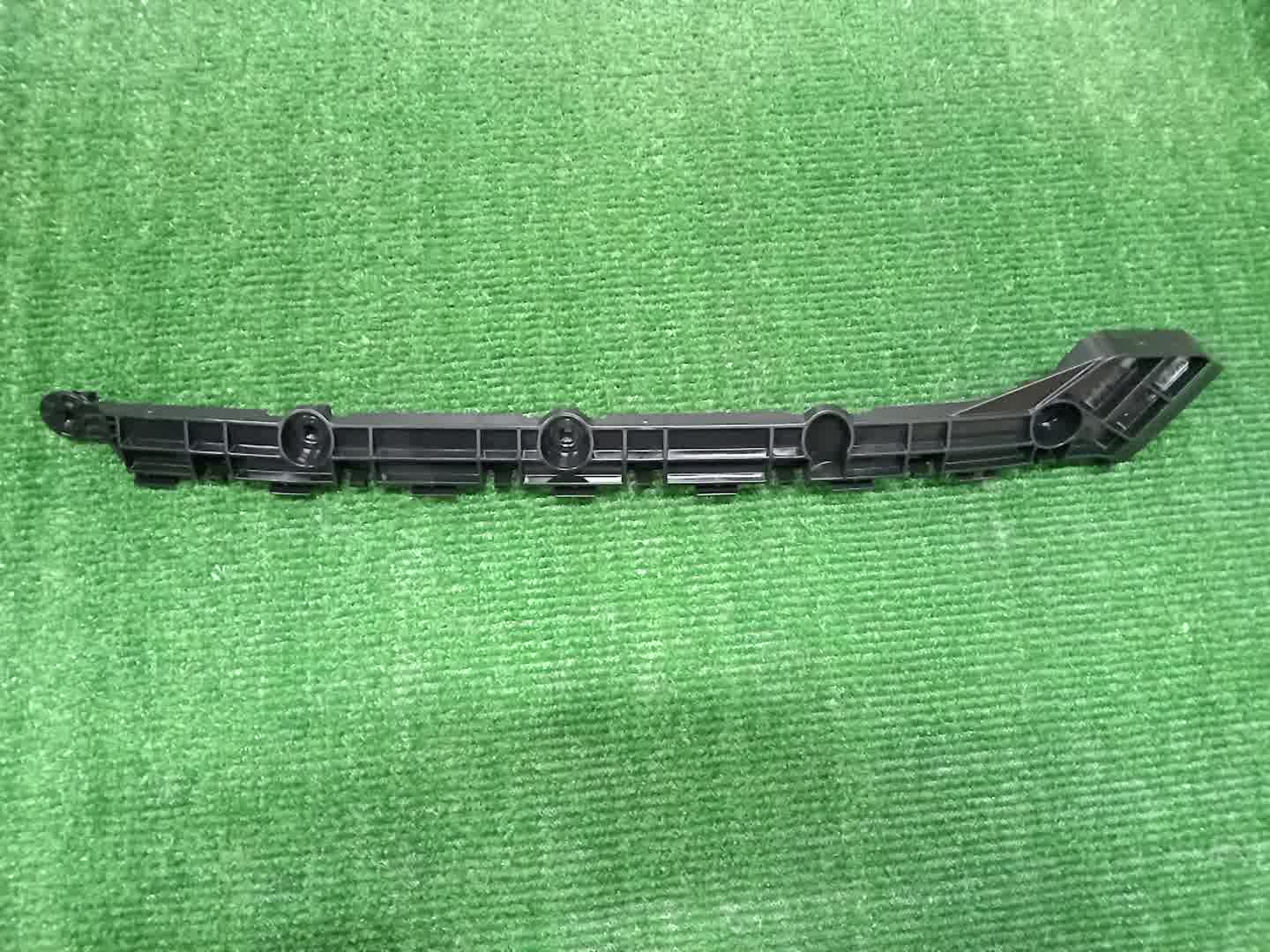 Крепление бампера правое заднее MITSUBISHI OUTLANDER GN0W 6410D536 1 ракурс