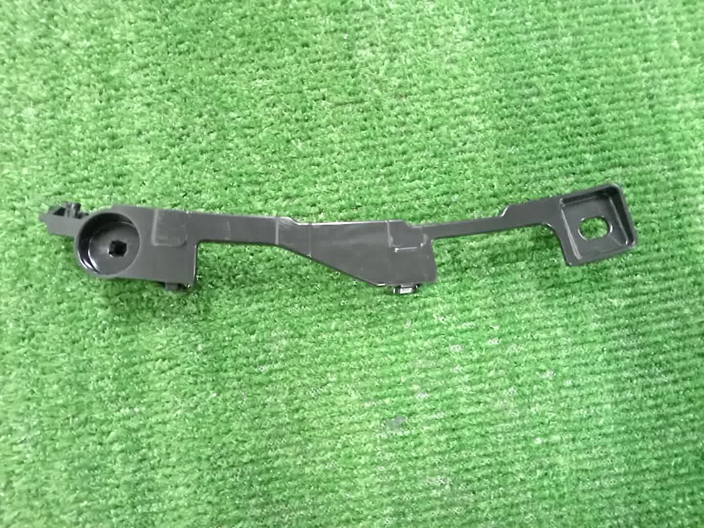Крепление бампера правое переднее TOYOTA C-HR NGX10 52145-10060 2 ракурс