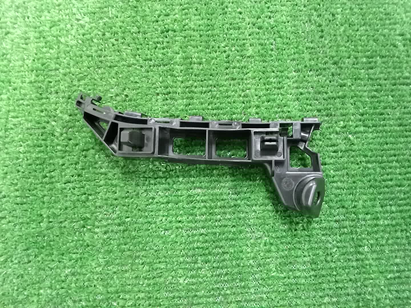 Крепление бампера правое переднее HONDA N-BOX JF3 71193-TTA-003 1 ракурс