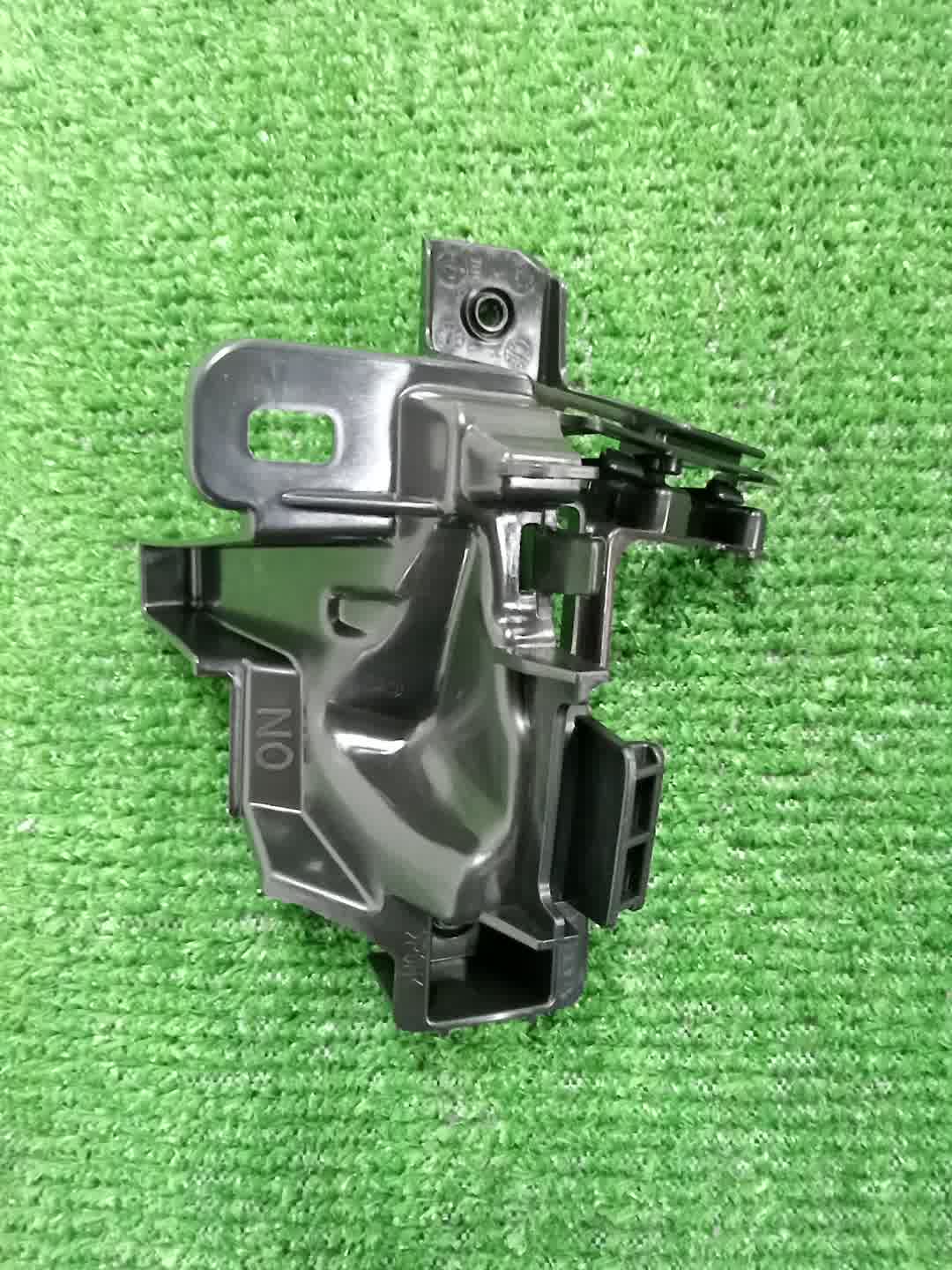 Крепление бампера правое заднее HONDA N-BOX JF3 71594-TTA-N01 1 ракурс