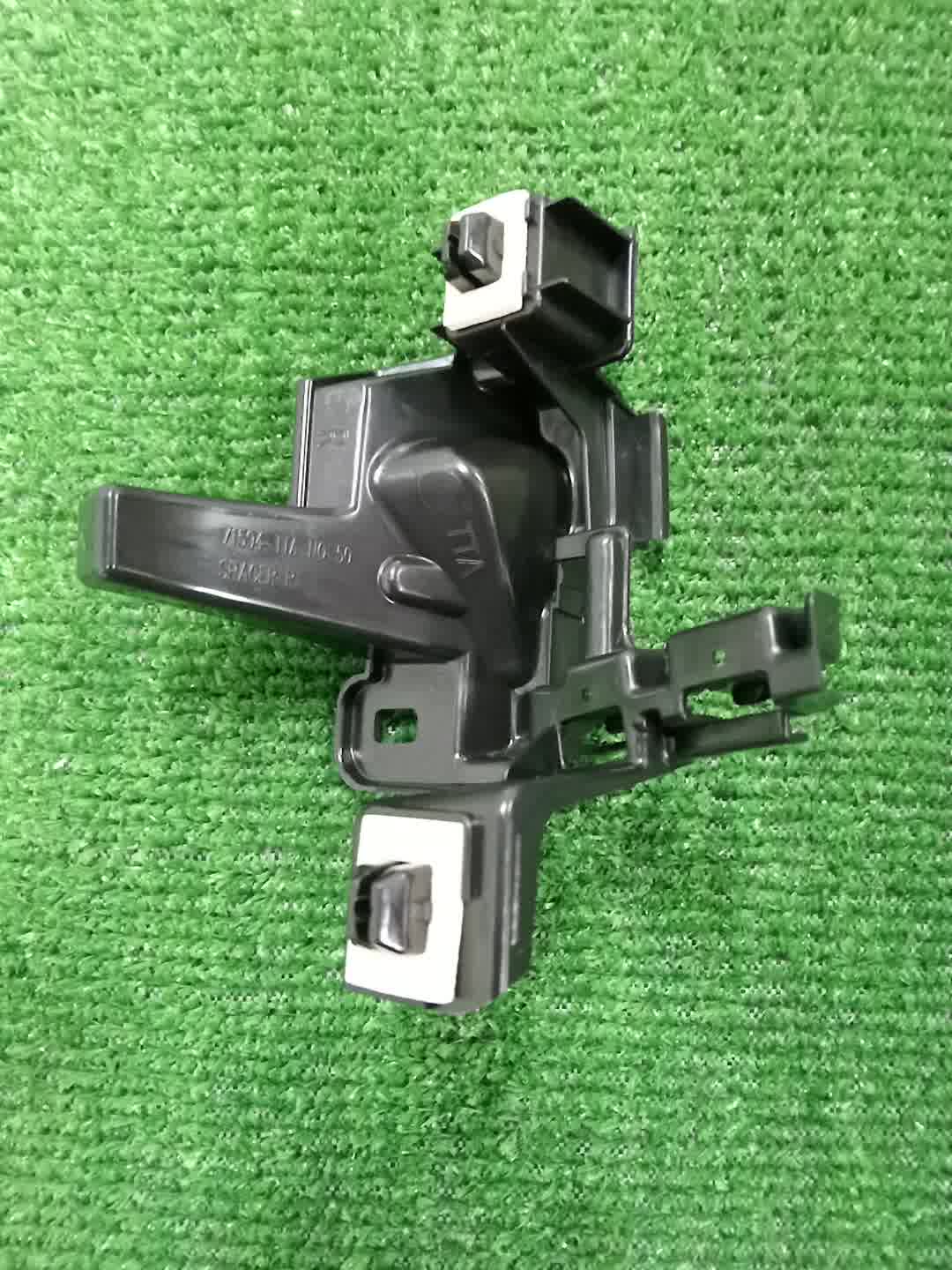 Крепление бампера правое заднее HONDA N-BOX JF3 71594-TTA-N01 2 ракурс