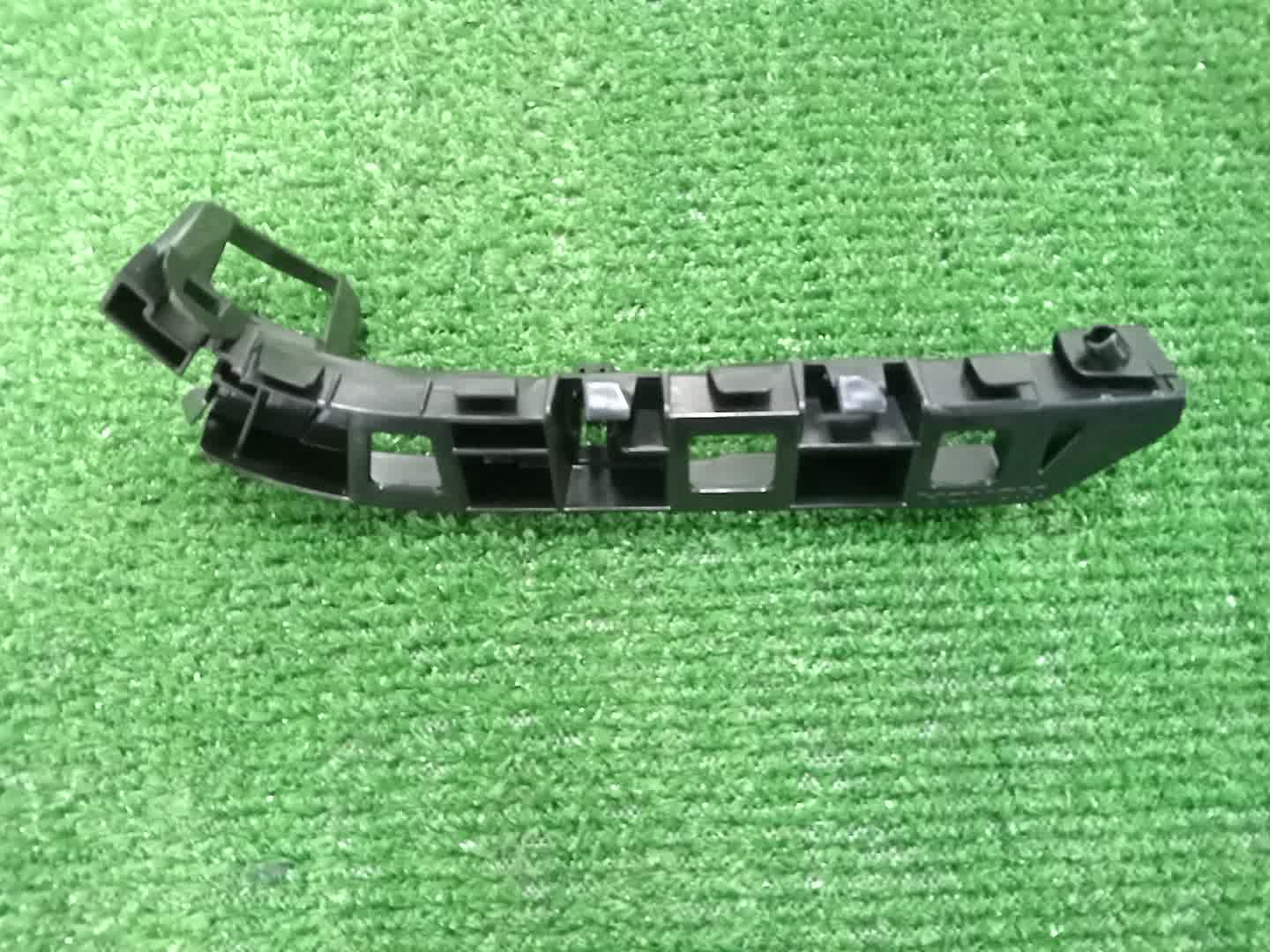 Крепление бампера правое заднее HONDA N-BOX JF3 71593-TTA-013 1 ракурс