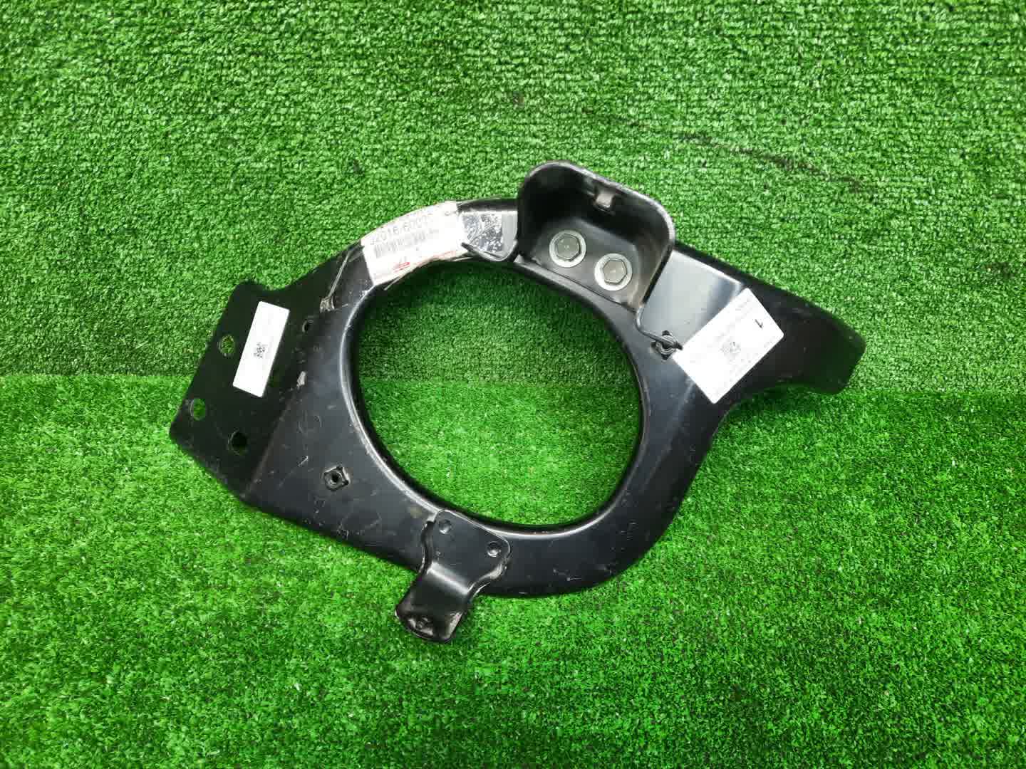 Крепление бампера левое переднее TOYOTA LAND CRUISER HZJ71 52016-60030 1 ракурс