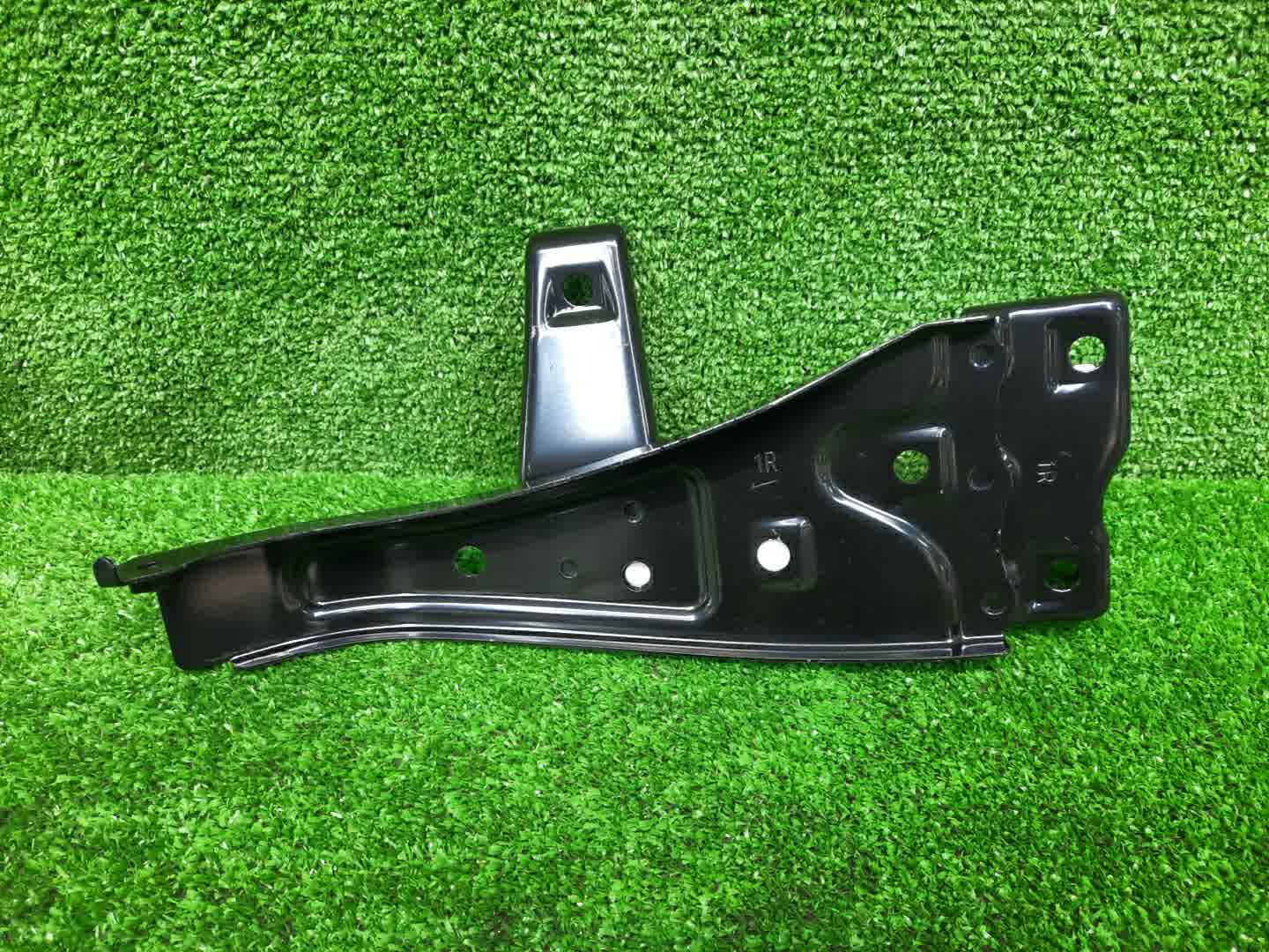 Крепление бампера правое переднее LEXUS GX460 URJ150 52102-60250 2 ракурс