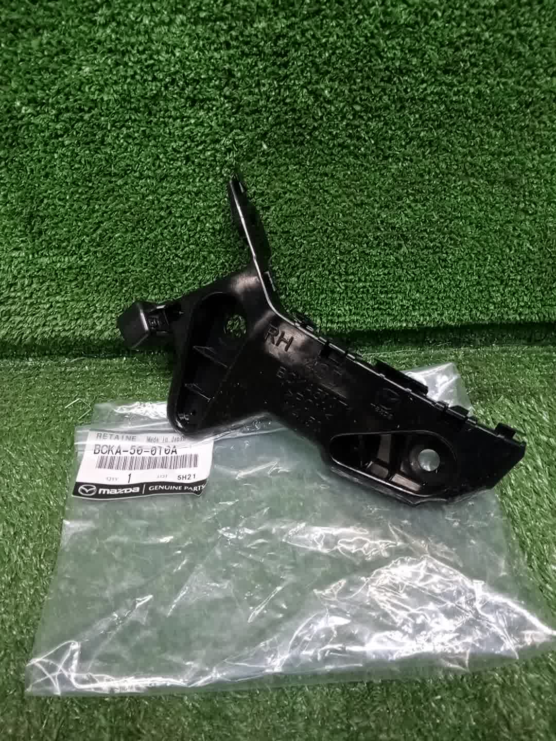 Крепление бампера правое переднее MAZDA MAZDA 3 BP5P BCKA-50-0T0A 2 ракурс