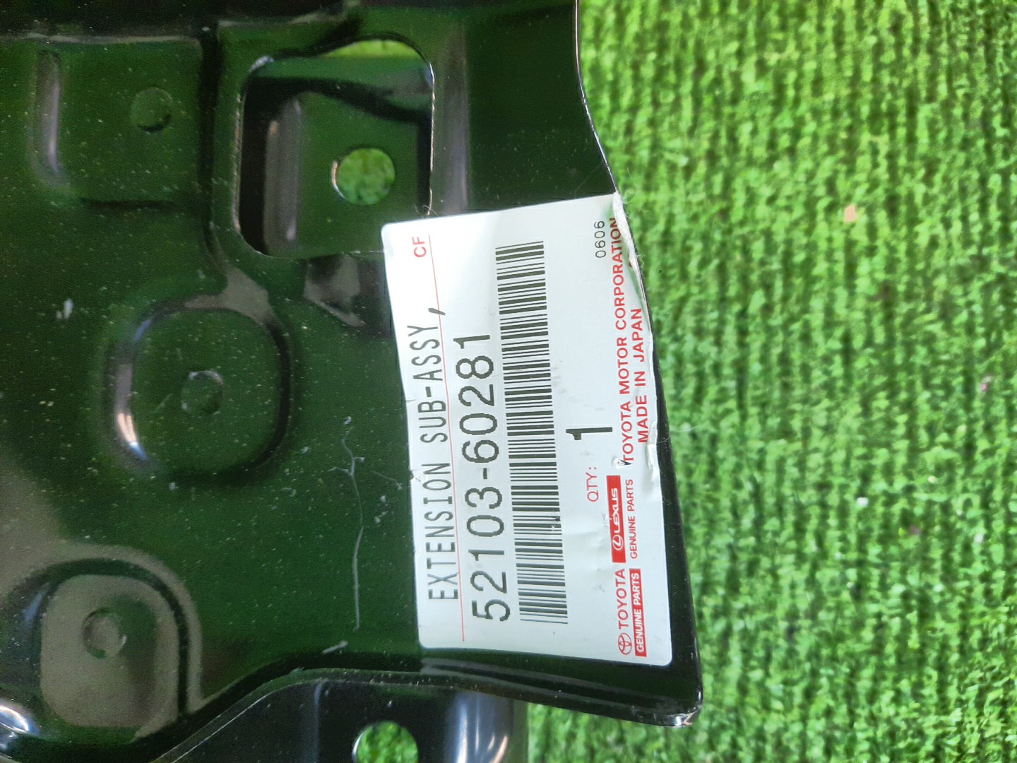 Крепление бампера левое переднее TOYOTA LAND CRUISER PRADO TRJ150 52103-60281 3 ракурс