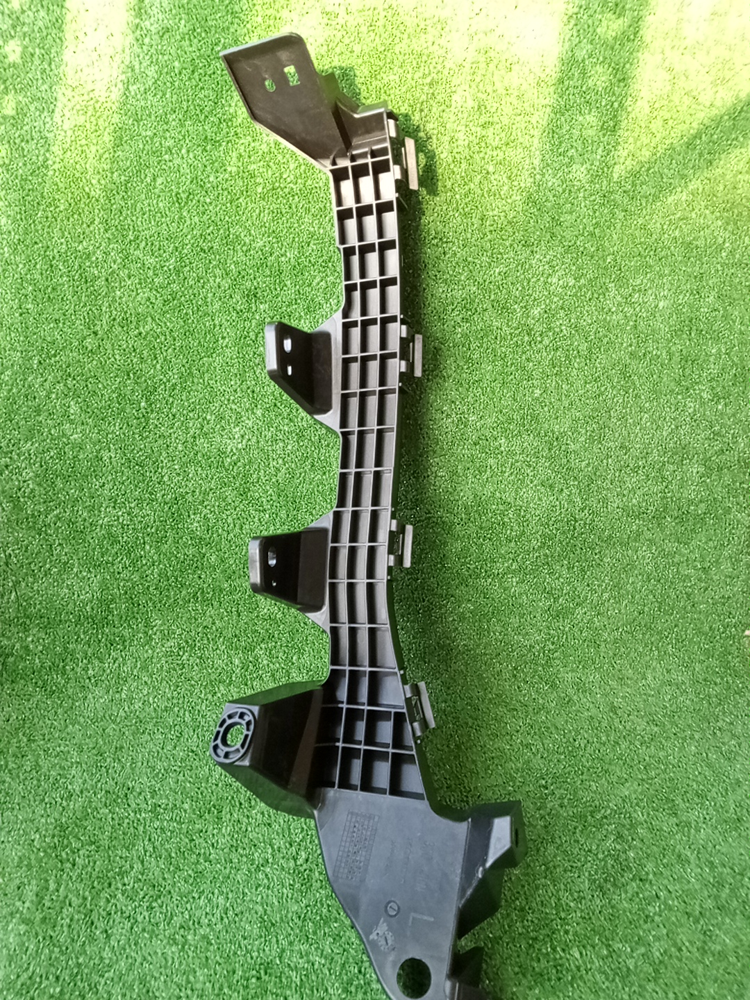 Крепление бампера правое переднее HONDA ZR-V RZ3 71290-3W0-A00 1 ракурс