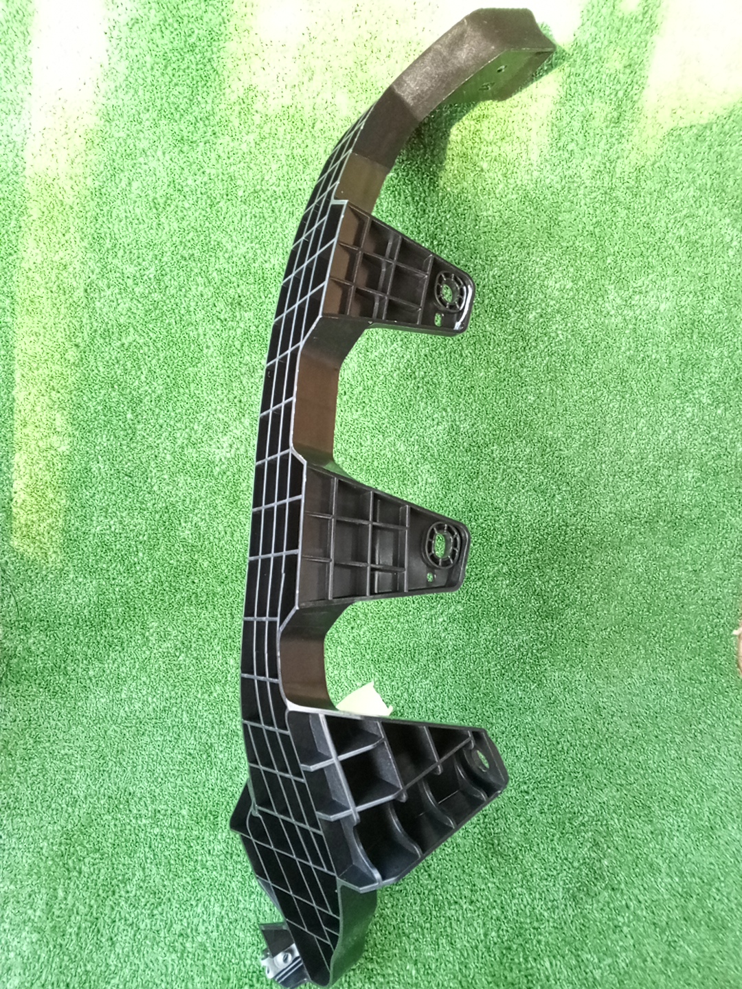 Крепление бампера правое переднее HONDA ZR-V RZ3 71290-3W0-A00 2 ракурс