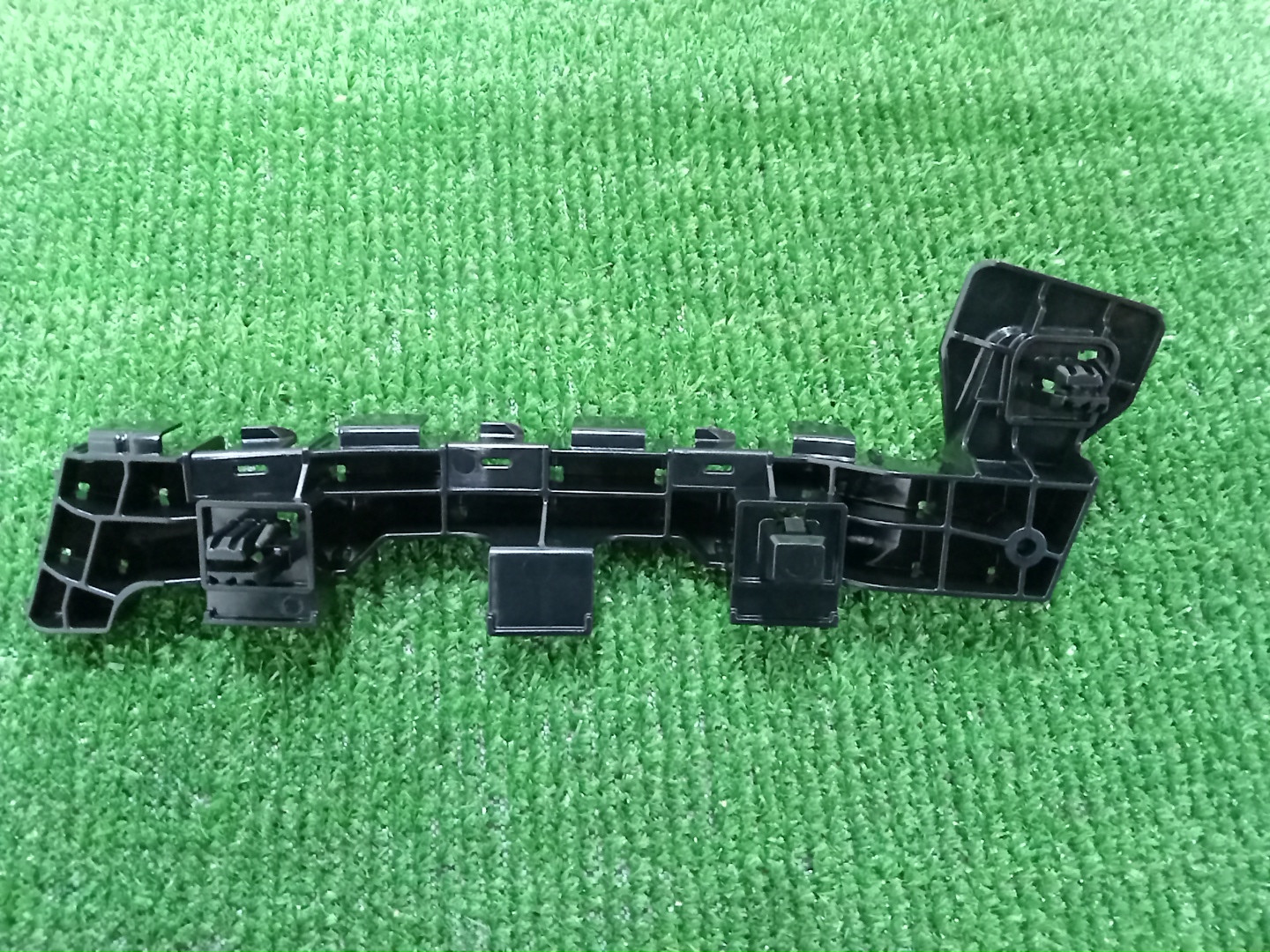 Крепление бампера правое переднее HONDA ZR-V RZ3 71230-3W0-A01 1 ракурс