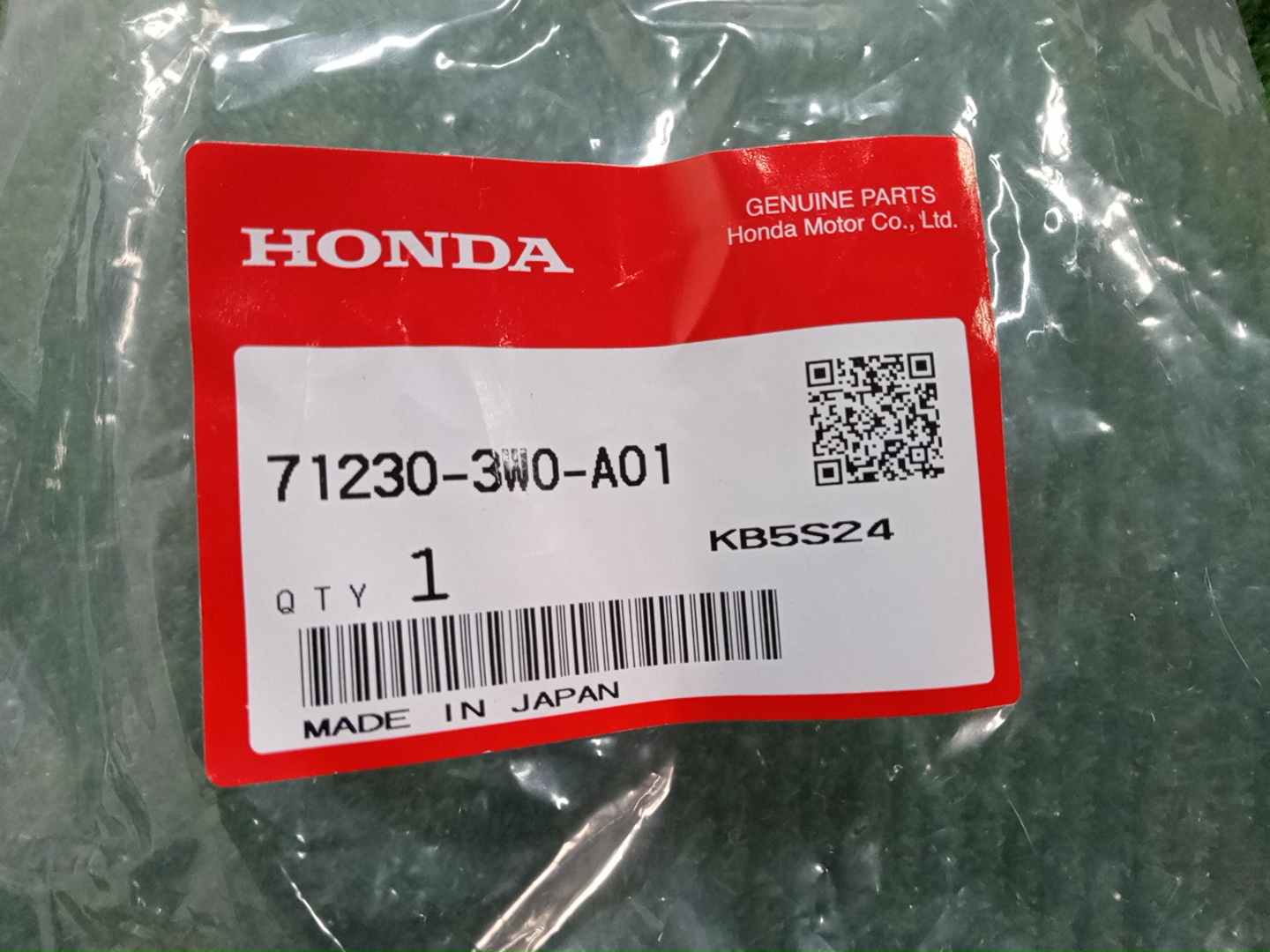 Крепление бампера правое переднее HONDA ZR-V RZ3 71230-3W0-A01 3 ракурс