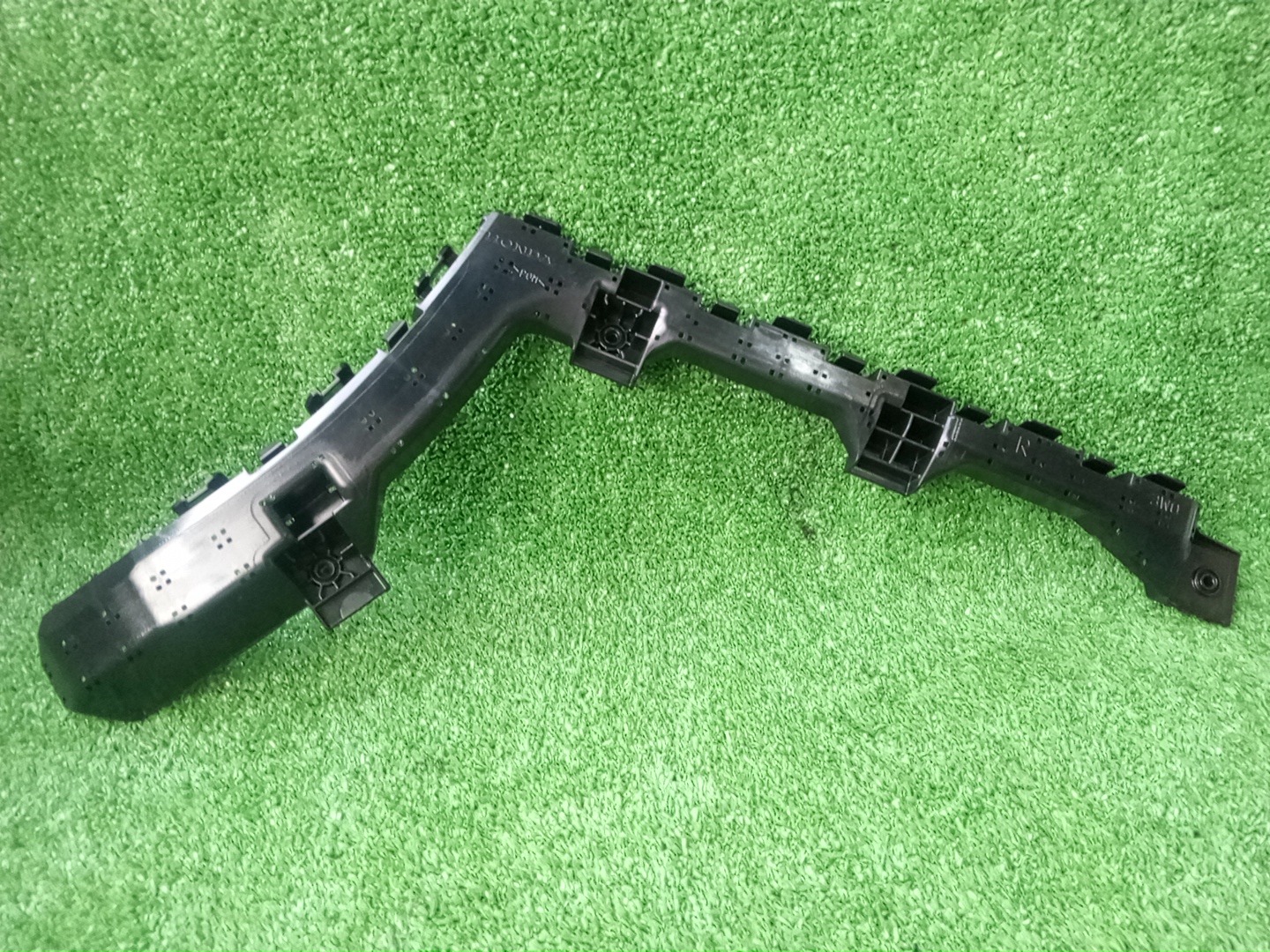 Крепление бампера правое заднее HONDA ZR-V RZ3 71630-3W0-A01 1 ракурс
