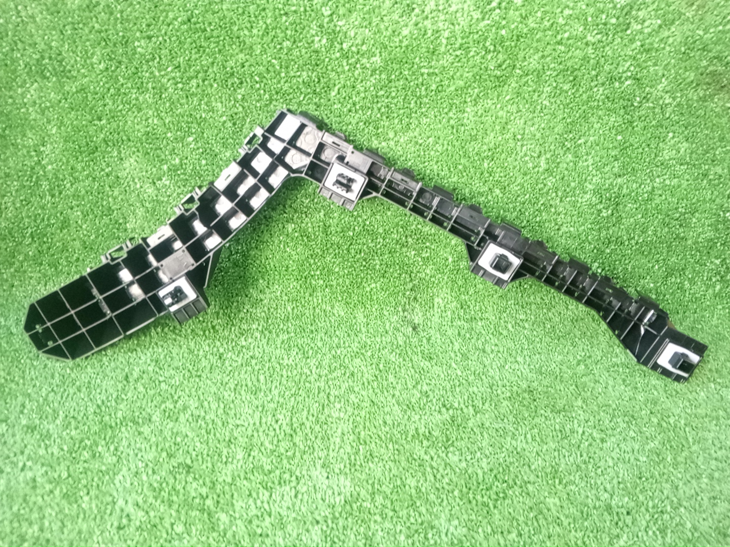 Крепление бампера левое заднее HONDA ZR-V RZ3 71680-3W0-A01 2 ракурс