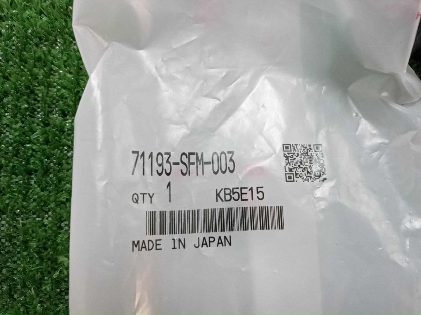Крепление бампера правое переднее HONDA FREED SPIKE GB3 71193-SFM-003 3 ракурс