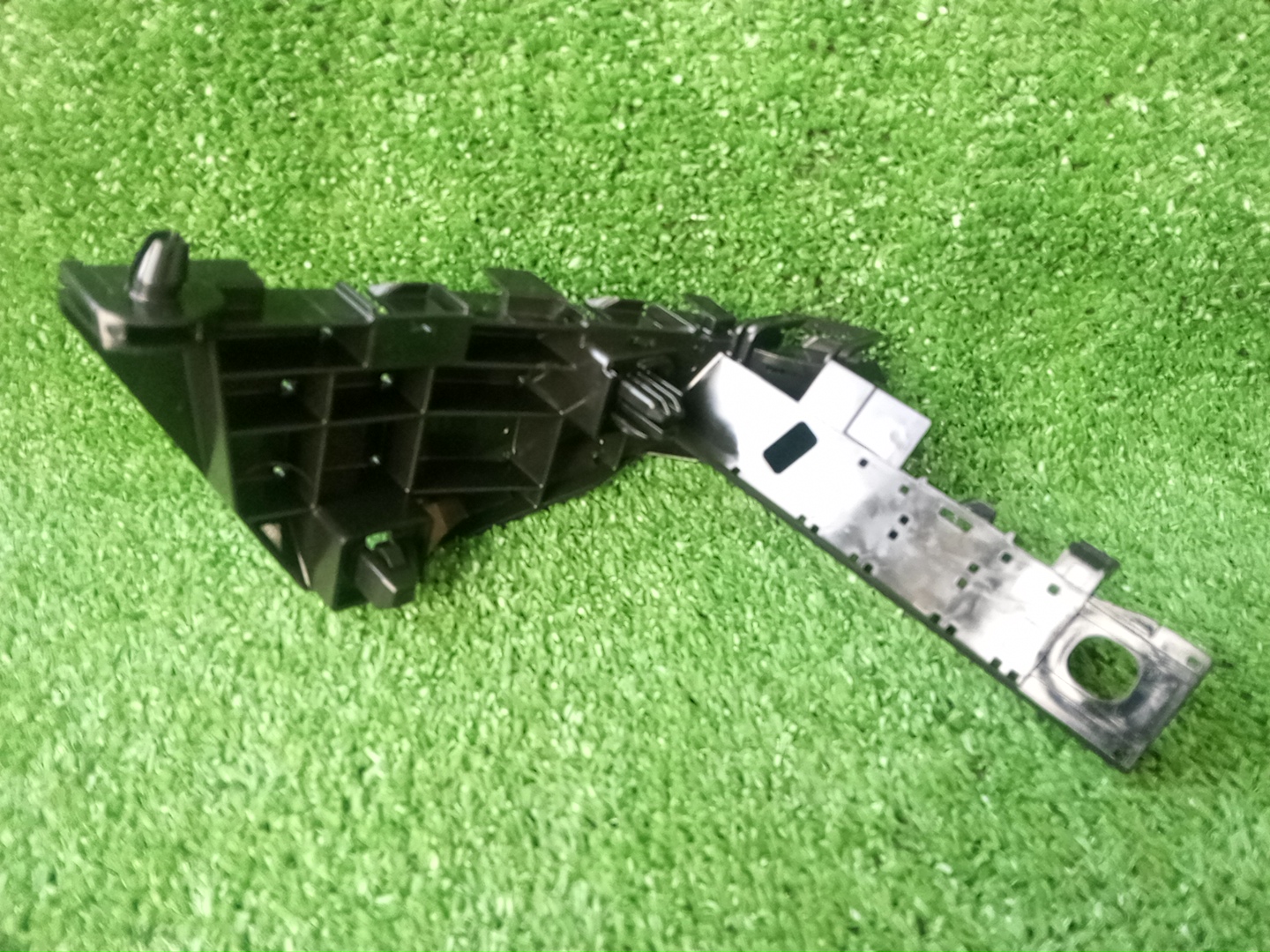 Крепление бампера левое заднее HONDA N-WGN JH3 71680-TKR-003 2 ракурс