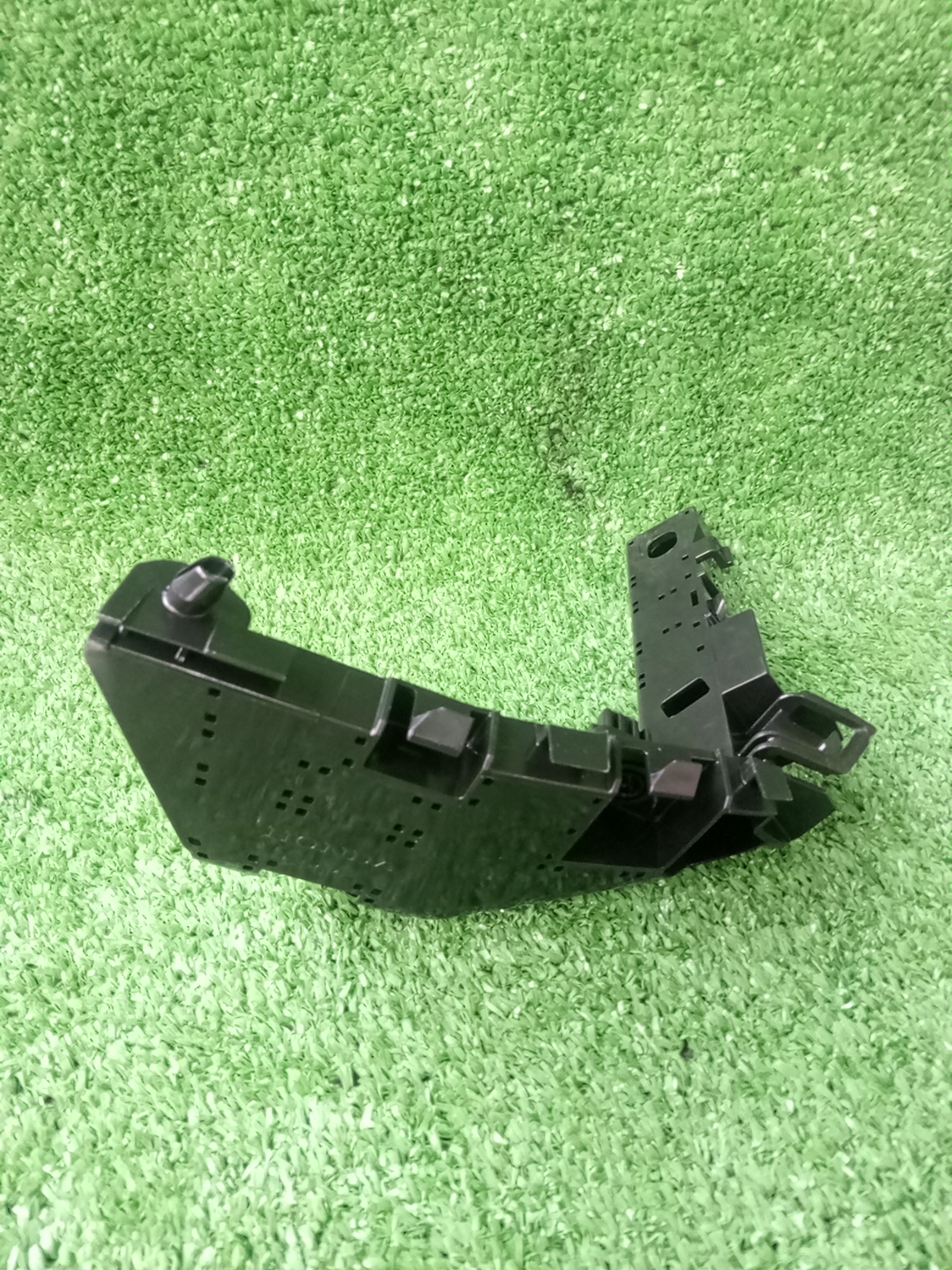 Крепление бампера правое заднее HONDA N-WGN JH3 71630-TKR-003 2 ракурс